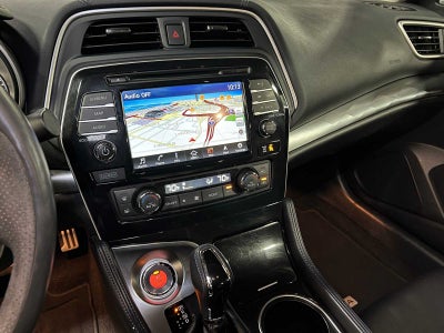 2017 Nissan Maxima SR