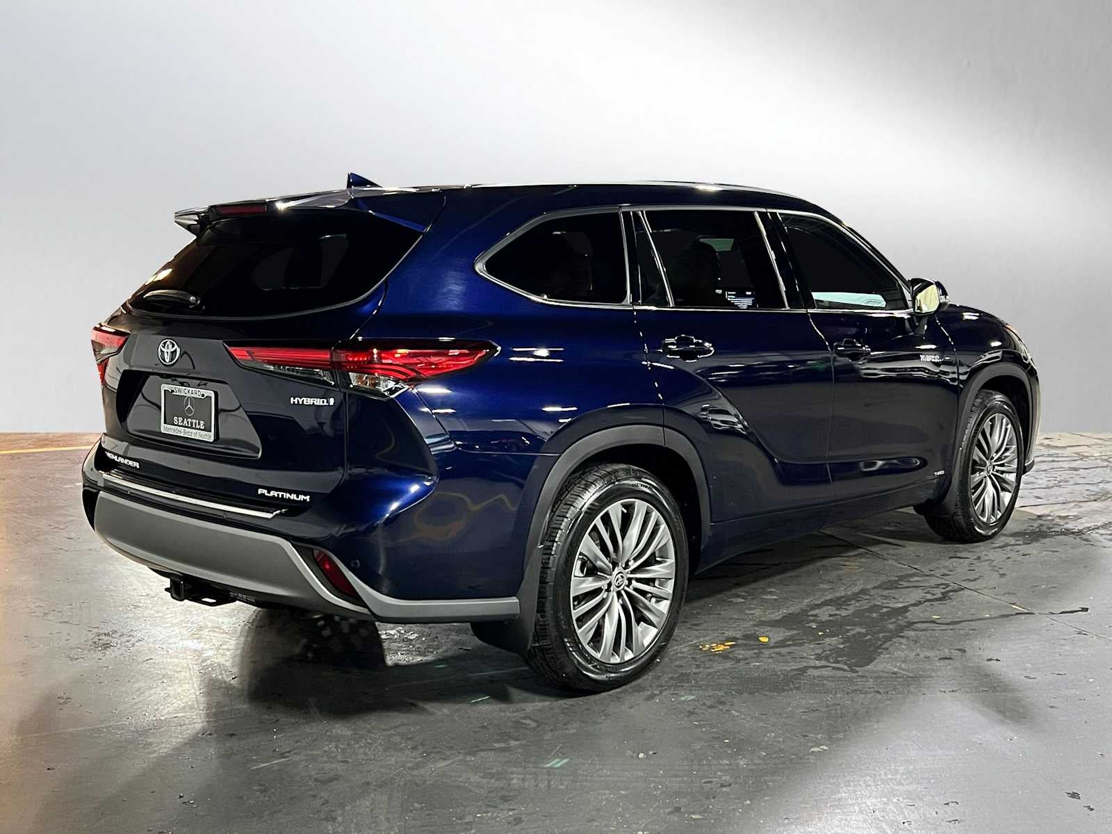 2020 Toyota Highlander Hybrid Platinum