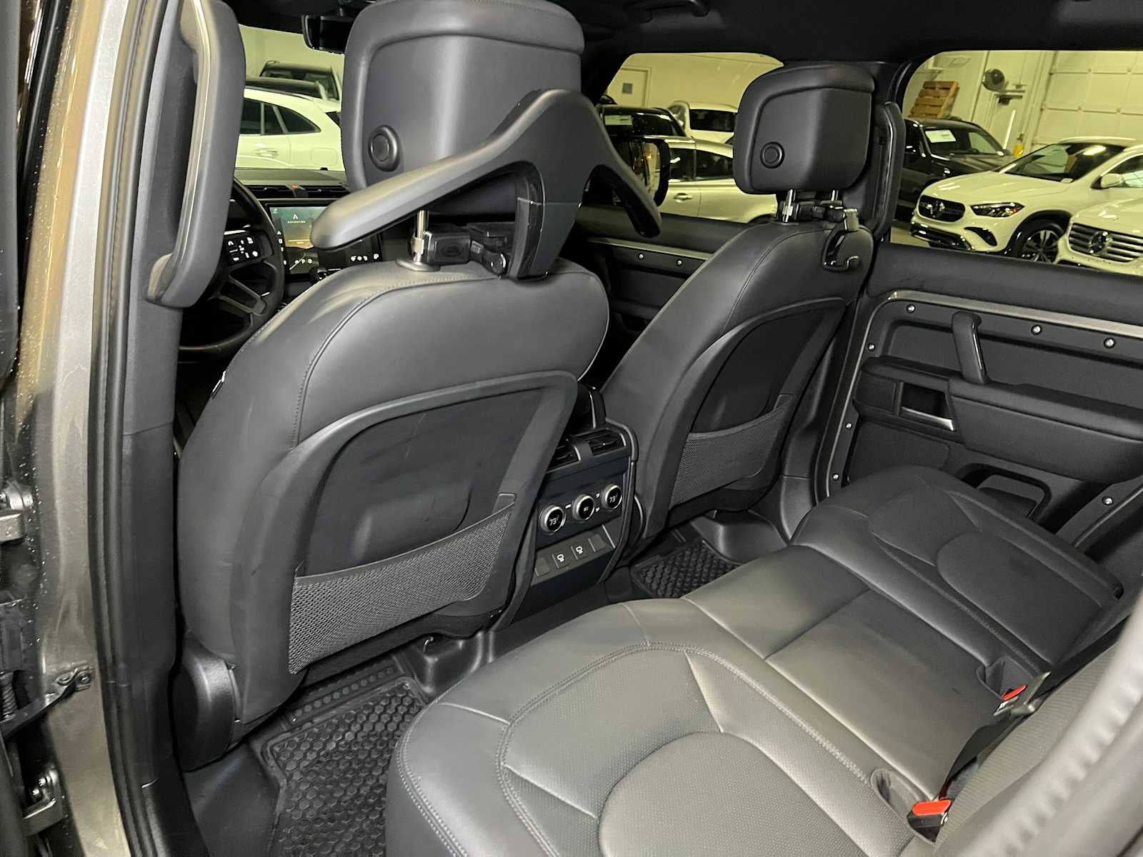 2025 Land Rover Defender X-Dynamic SE