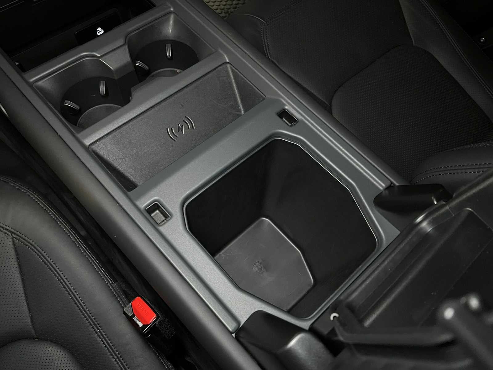 2025 Land Rover Defender X-Dynamic SE