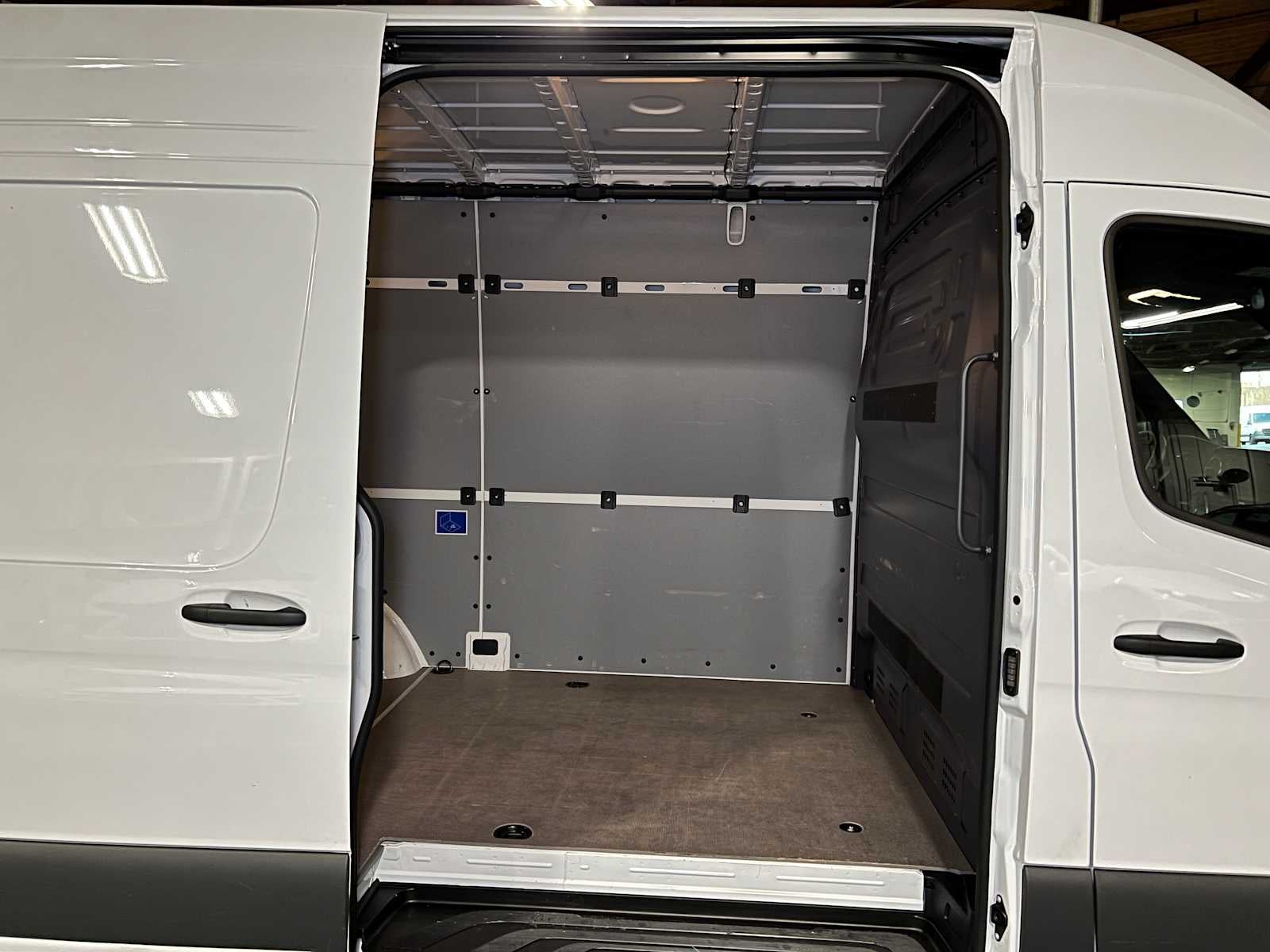 2025 Mercedes-Benz Sprinter 2500 Standard Roof I4 Diesel 144" RWD