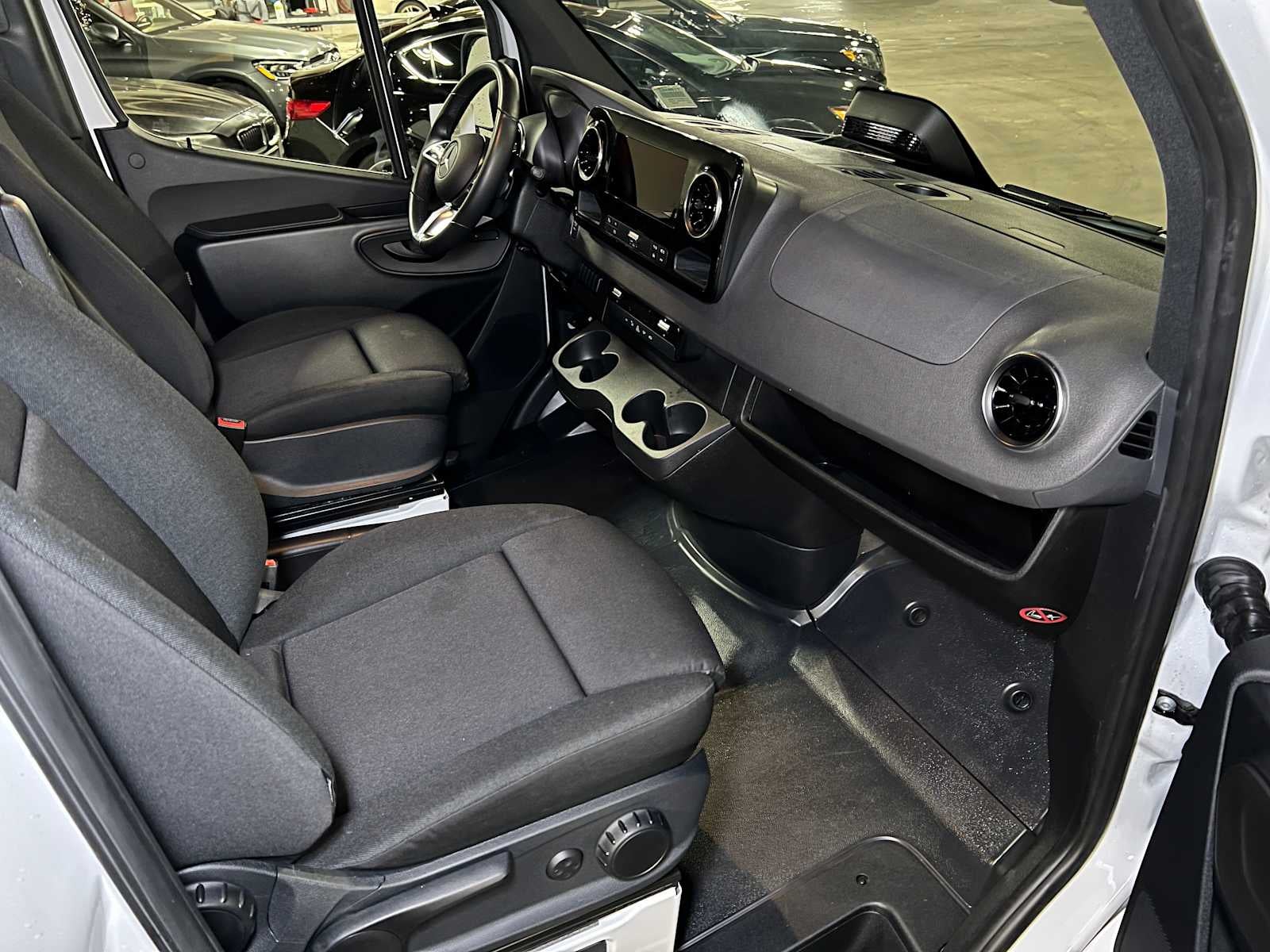 2025 Mercedes-Benz Sprinter 2500 Standard Roof I4 Diesel 144" RWD