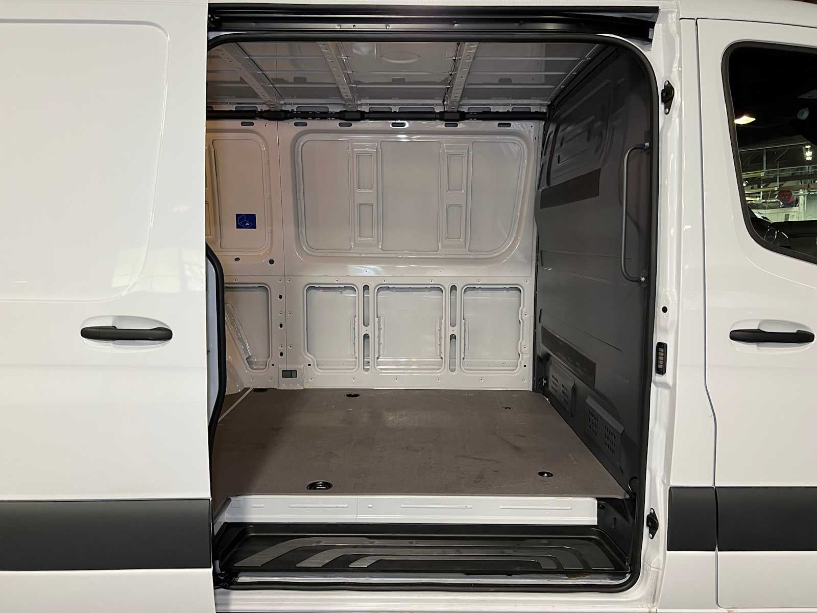 2025 Mercedes-Benz Sprinter 2500 Standard Roof I4 Diesel 144" RWD