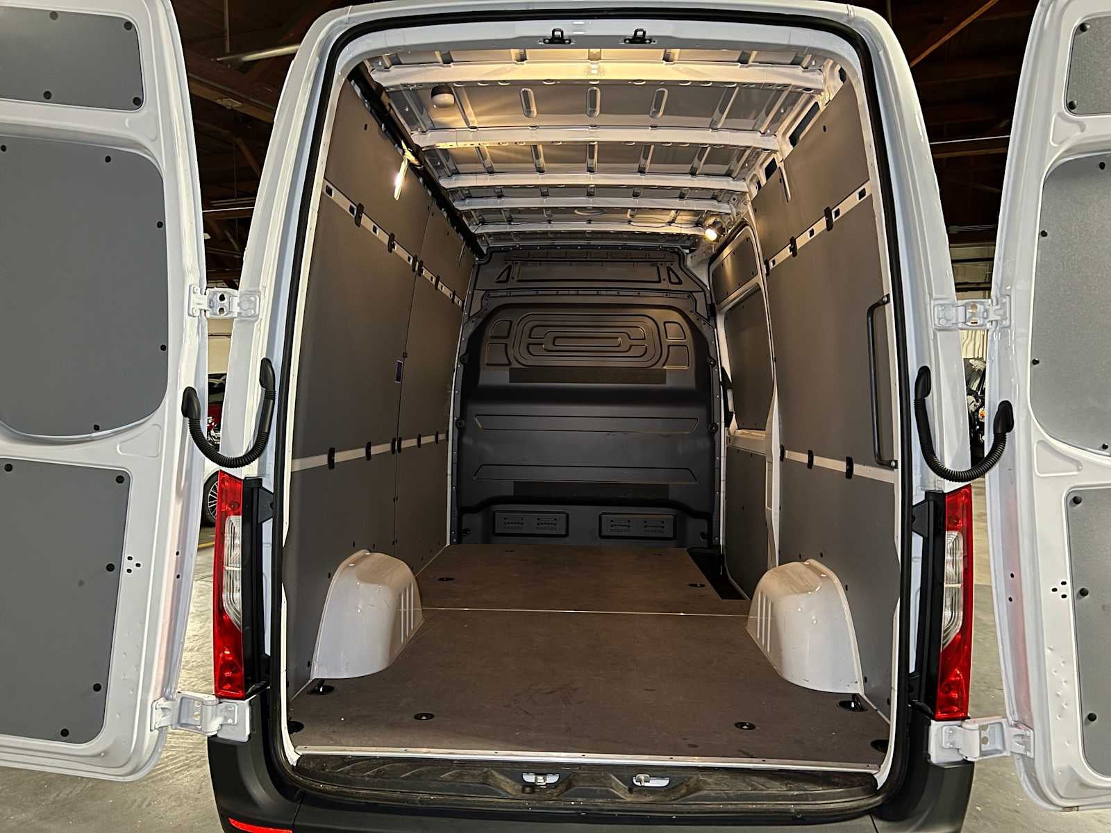 2025 Mercedes-Benz Sprinter 2500 Standard Roof I4 Diesel HO 144" RWD