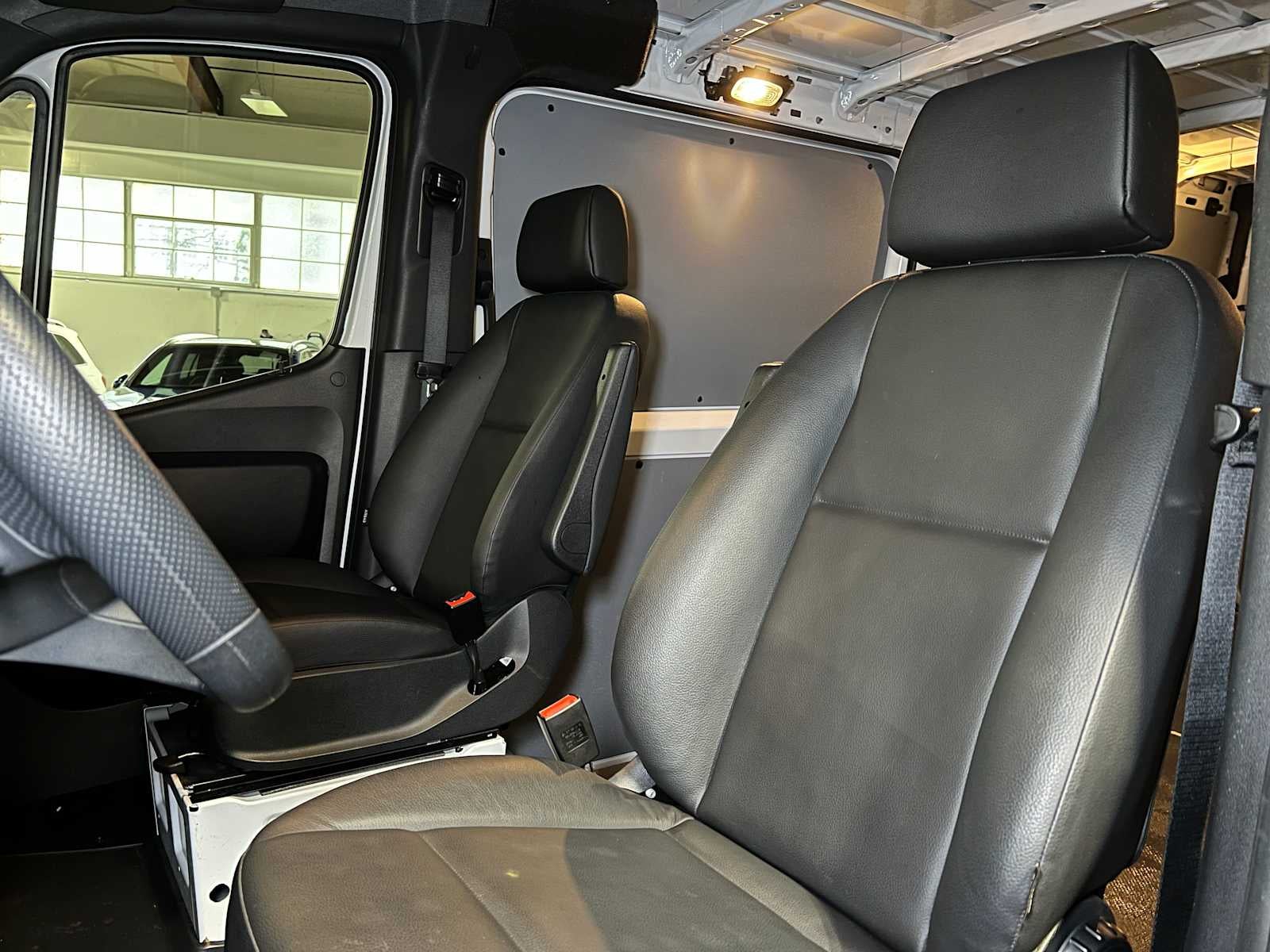 2025 Mercedes-Benz Sprinter 2500 Standard Roof I4 Diesel HO 144" RWD