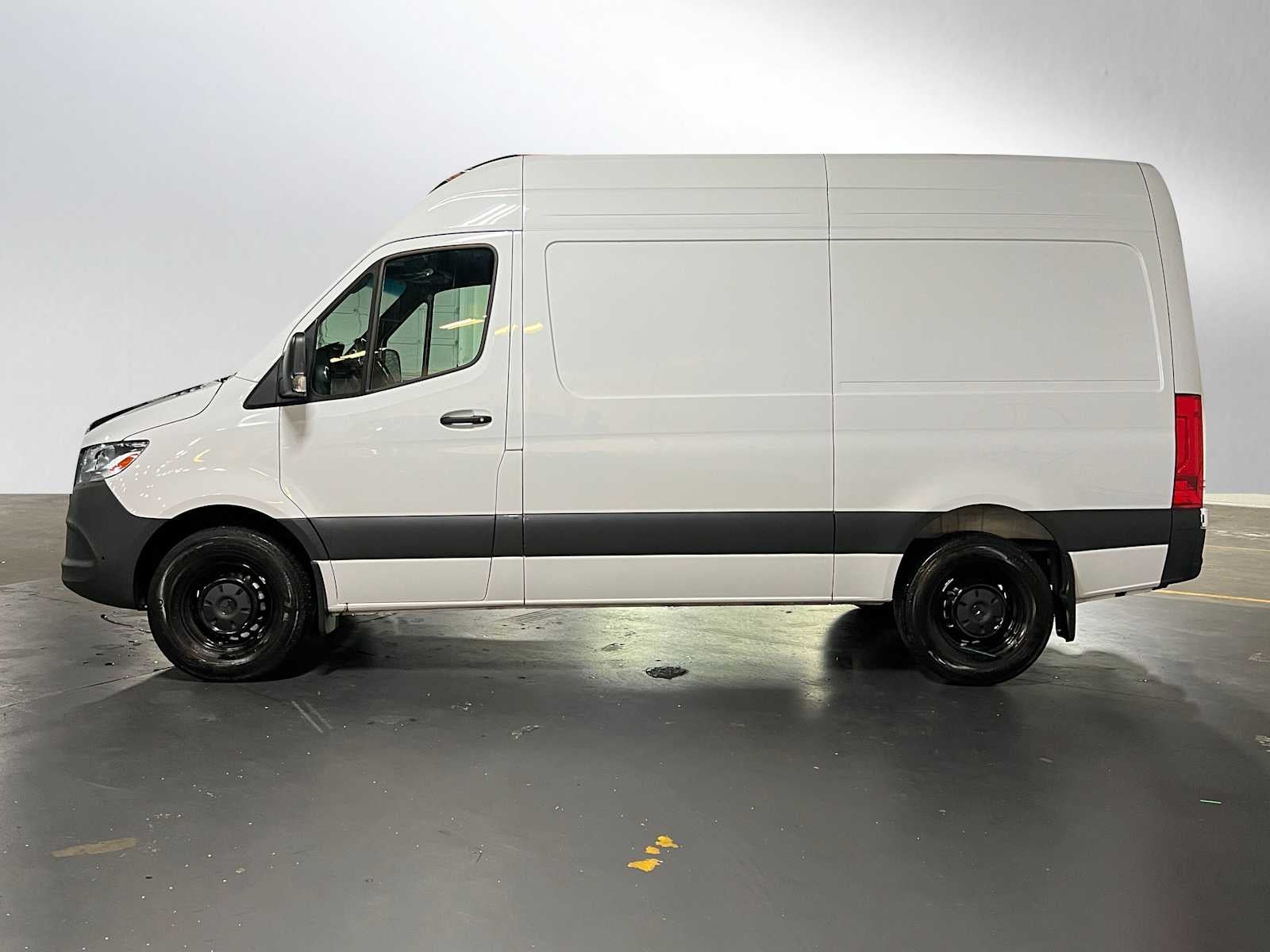 2025 Mercedes-Benz Sprinter 2500 Standard Roof I4 Diesel HO 144" RWD