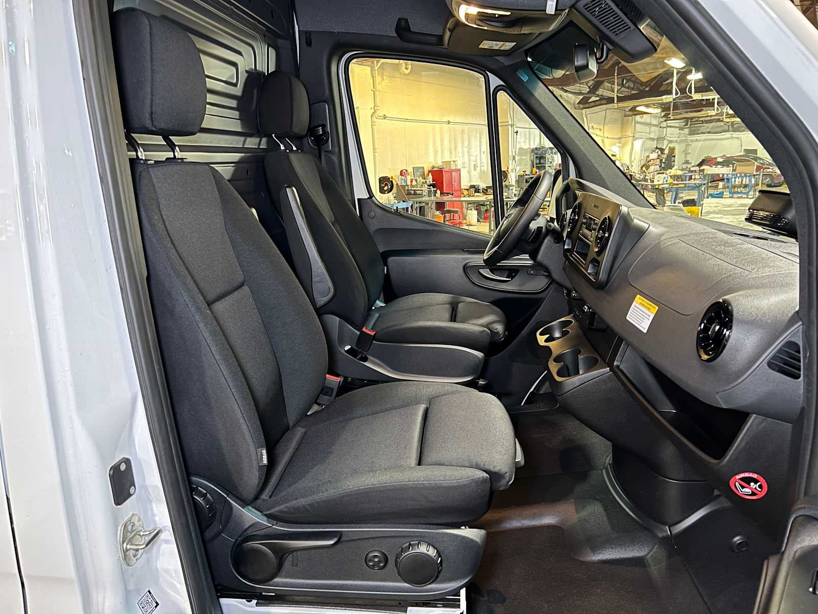 2025 Mercedes-Benz Sprinter 2500 Standard Roof I4 Diesel HO 144" RWD