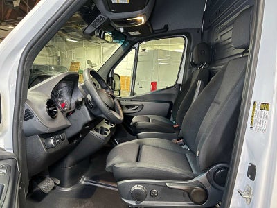 2025 Mercedes-Benz Sprinter 2500 Standard Roof I4 Diesel HO 144" RWD