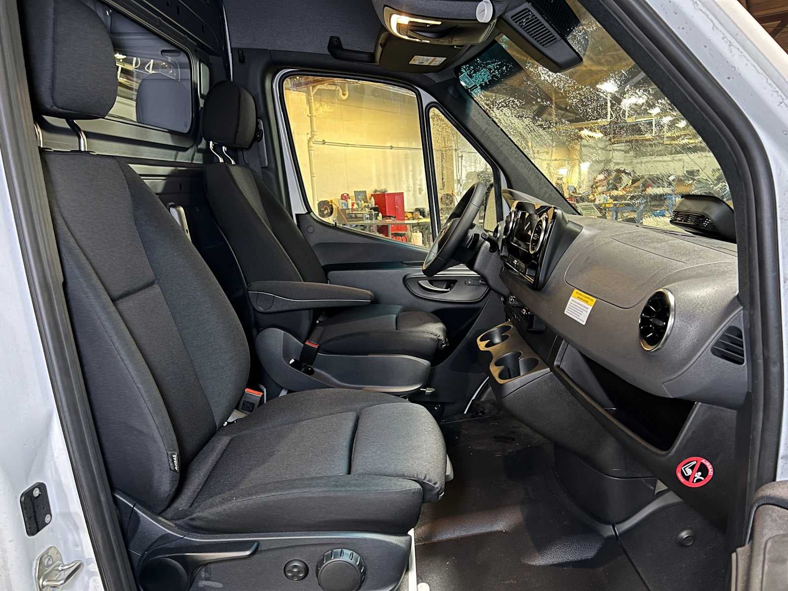 2025 Mercedes-Benz Sprinter 2500 High Roof I4 Diesel HO 170" RWD