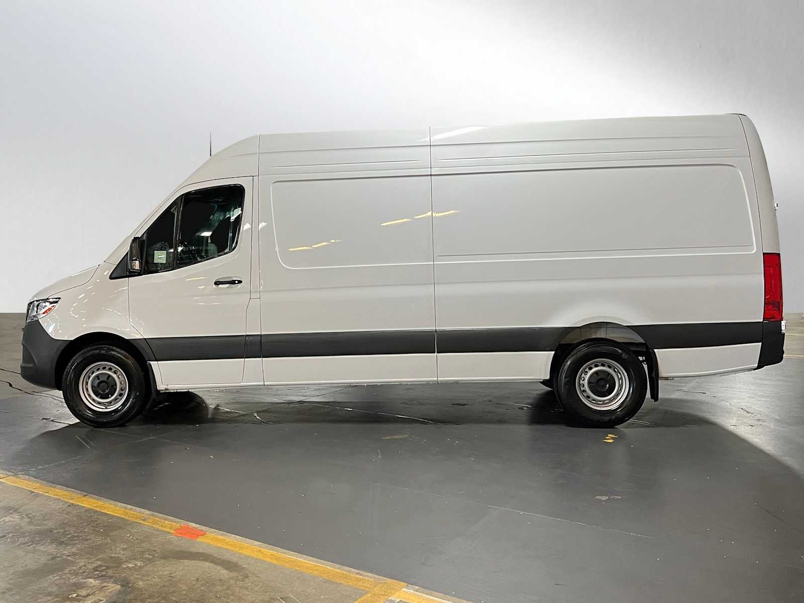 2025 Mercedes-Benz Sprinter 2500 High Roof I4 Diesel HO 170" RWD
