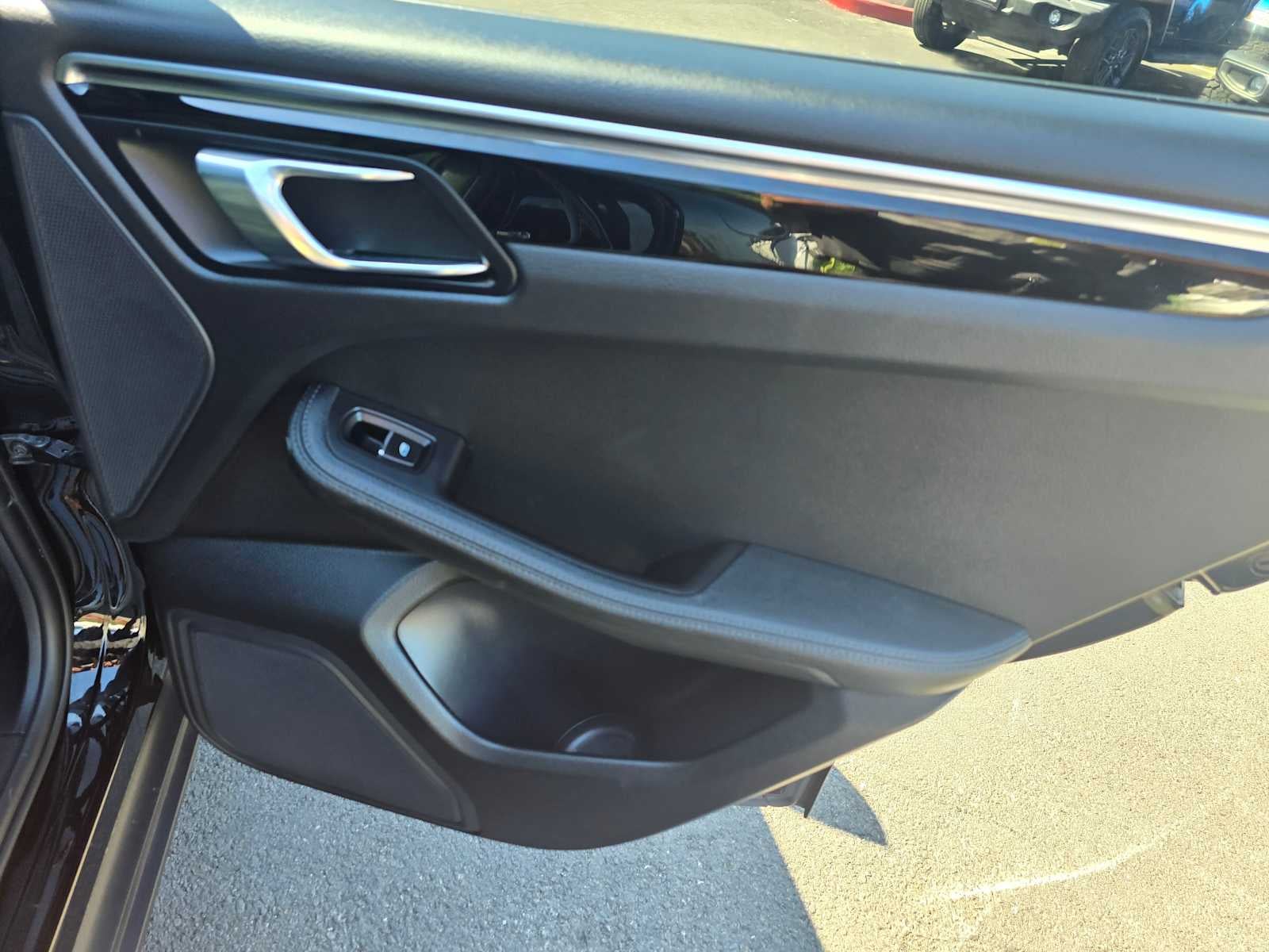 2024 Porsche Macan AWD