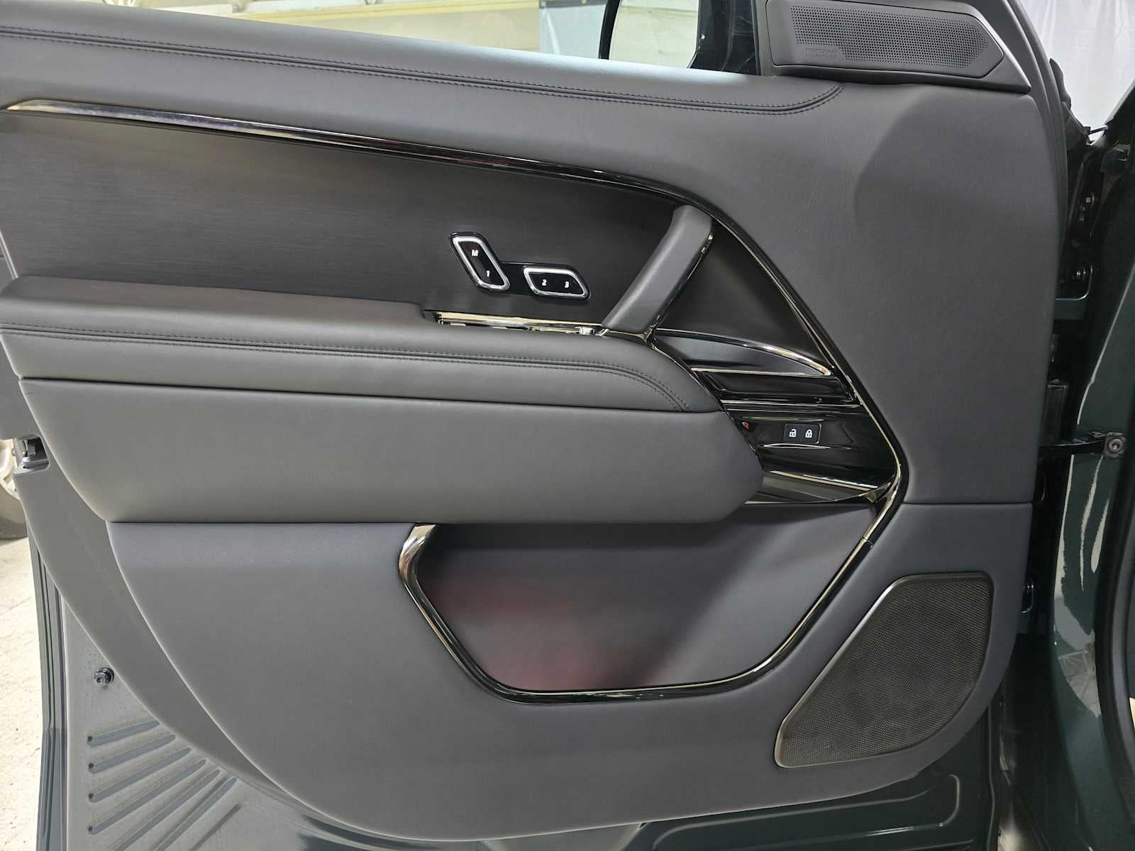 2023 Land Rover Range Rover SV