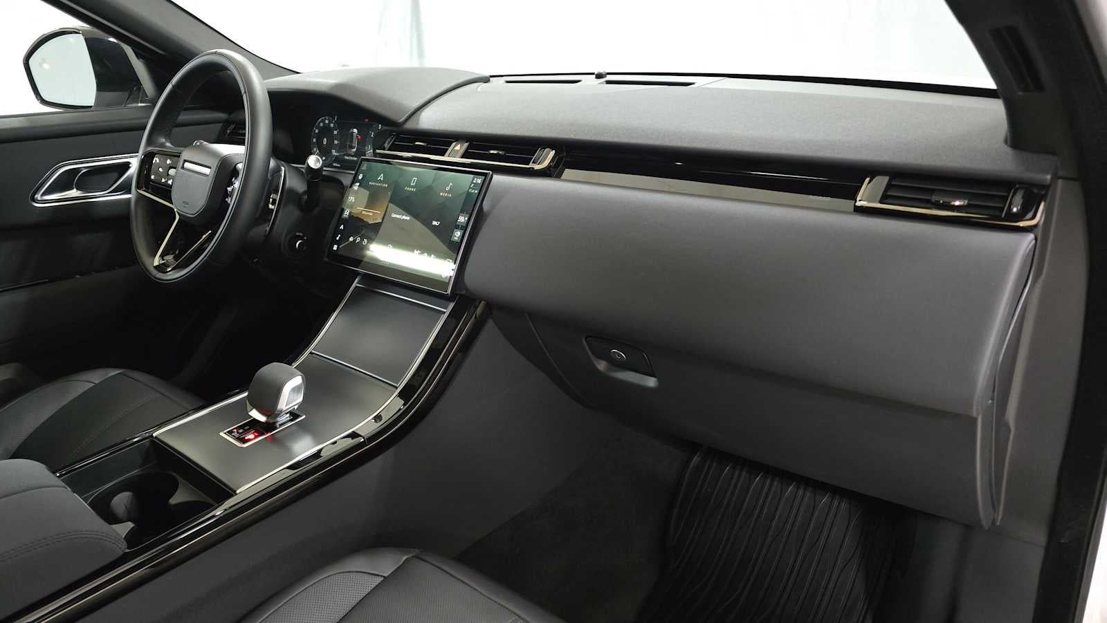 2024 Land Rover Range Rover Velar Dynamic SE