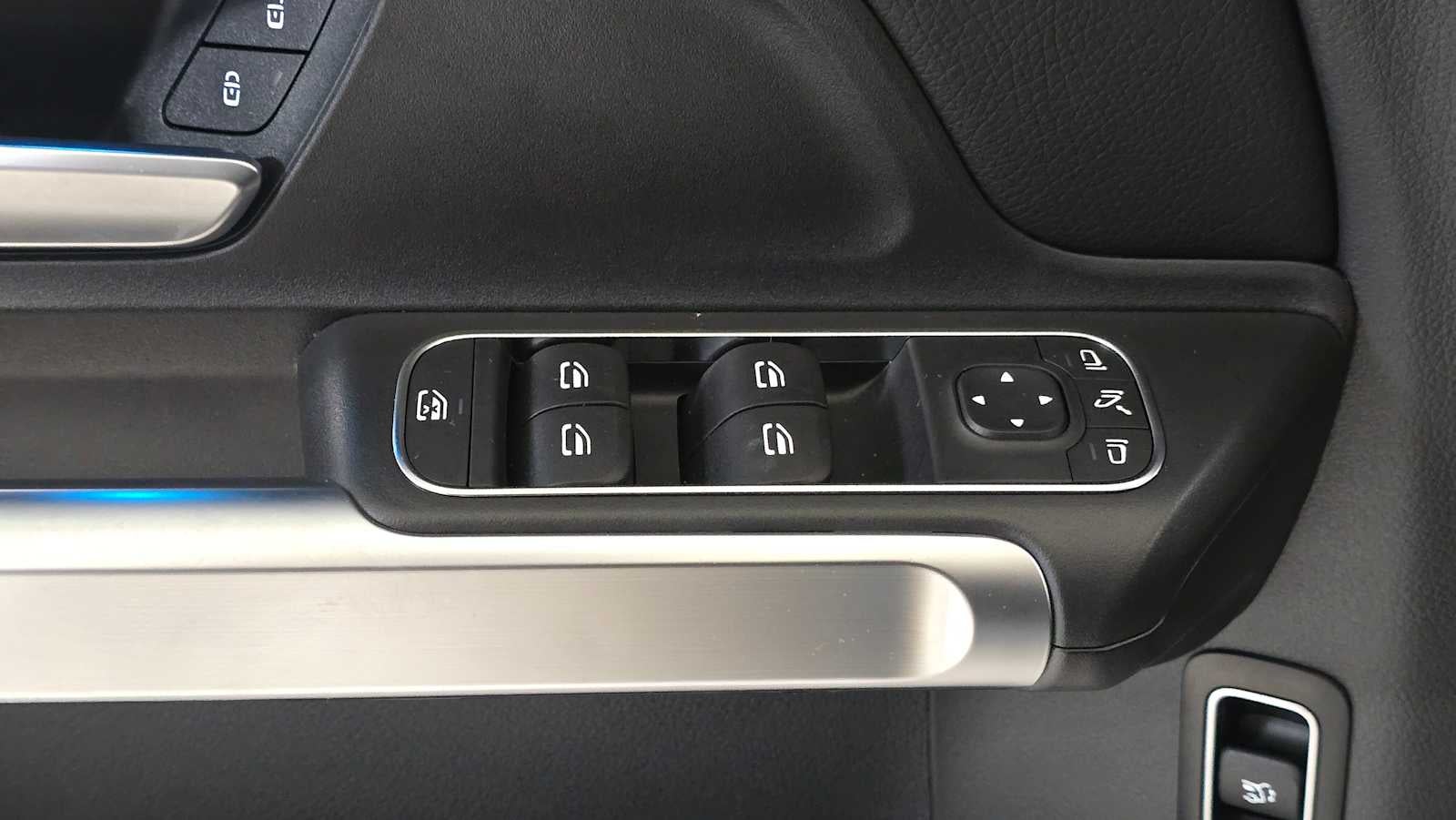 2025 Mercedes-Benz GLB GLB 250