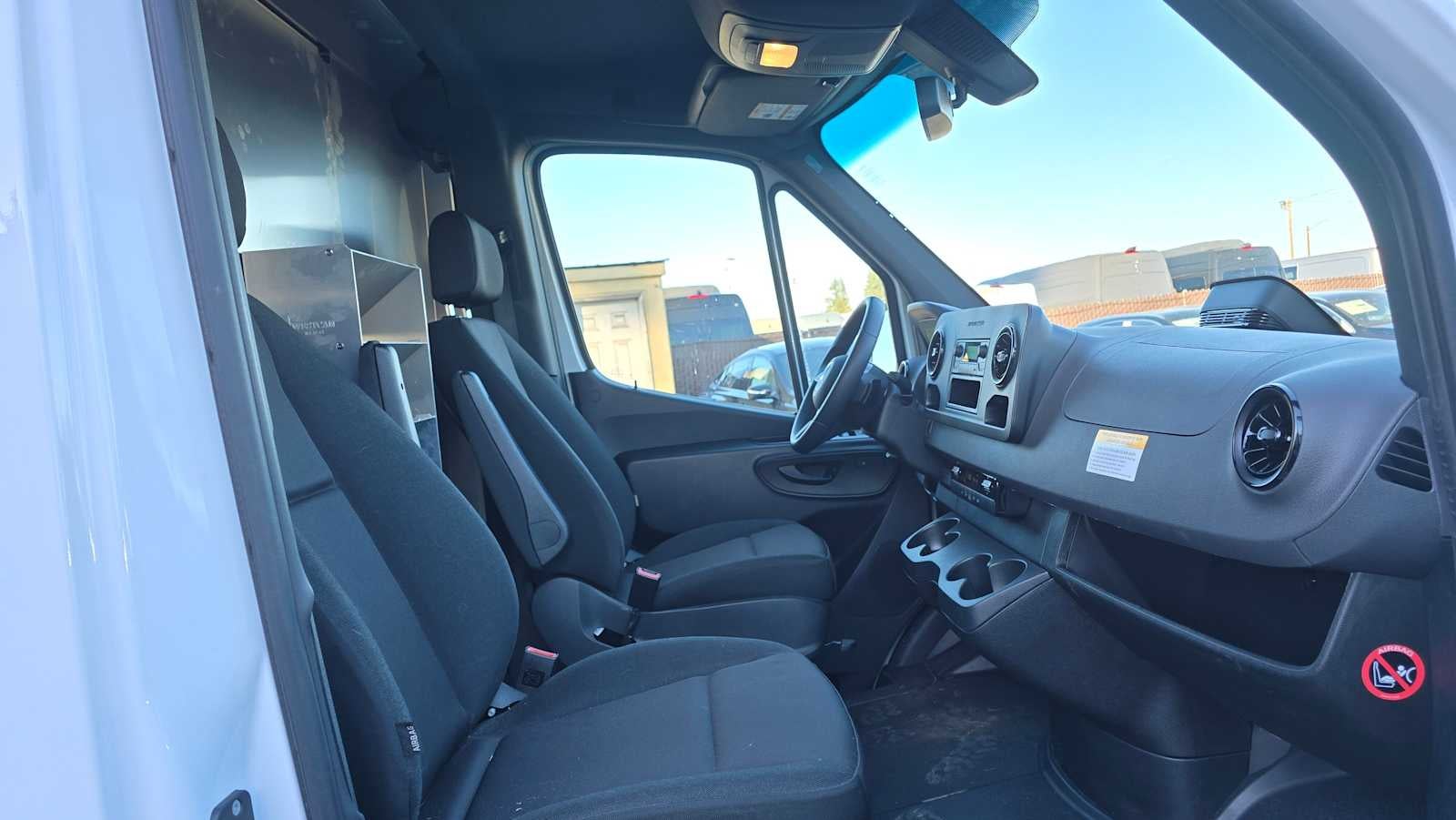 2025 Mercedes-Benz Sprinter 2500 Standard Roof I4 Diesel 144" RWD
