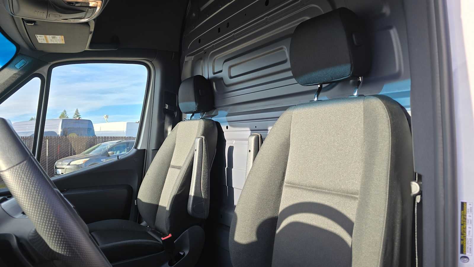 2025 Mercedes-Benz Sprinter 2500 Standard Roof I4 Diesel 144" RWD