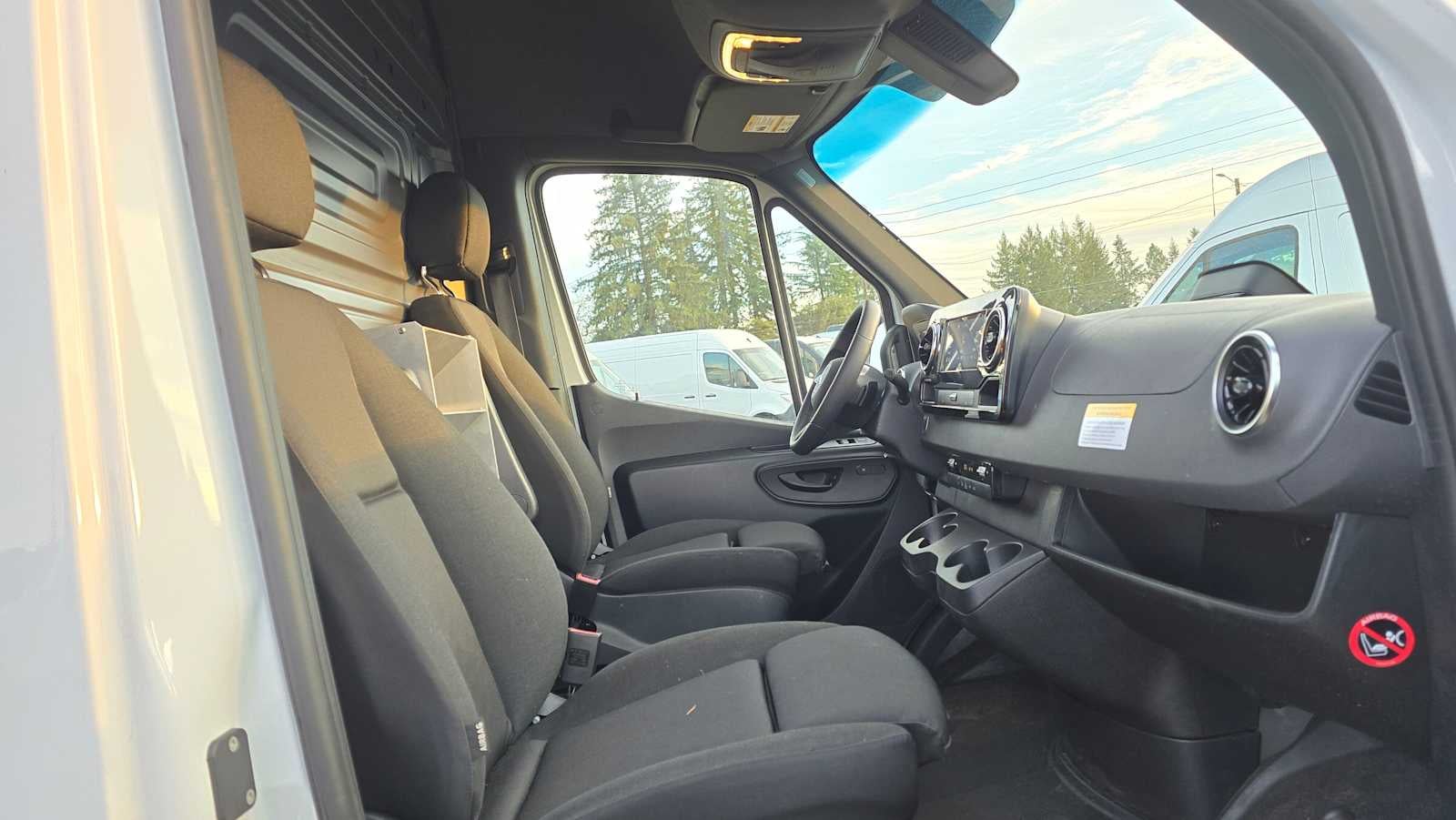 2025 Mercedes-Benz Sprinter 2500 Standard Roof I4 Diesel 144" RWD