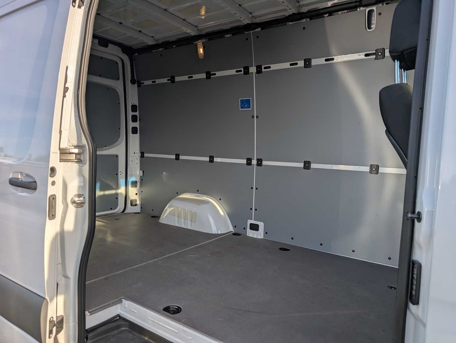 2025 Mercedes-Benz Sprinter 2500 Standard Roof I4 Diesel 144" RWD