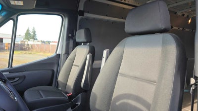 2025 Mercedes-Benz Sprinter 2500 High Roof I4 Diesel 170" RWD
