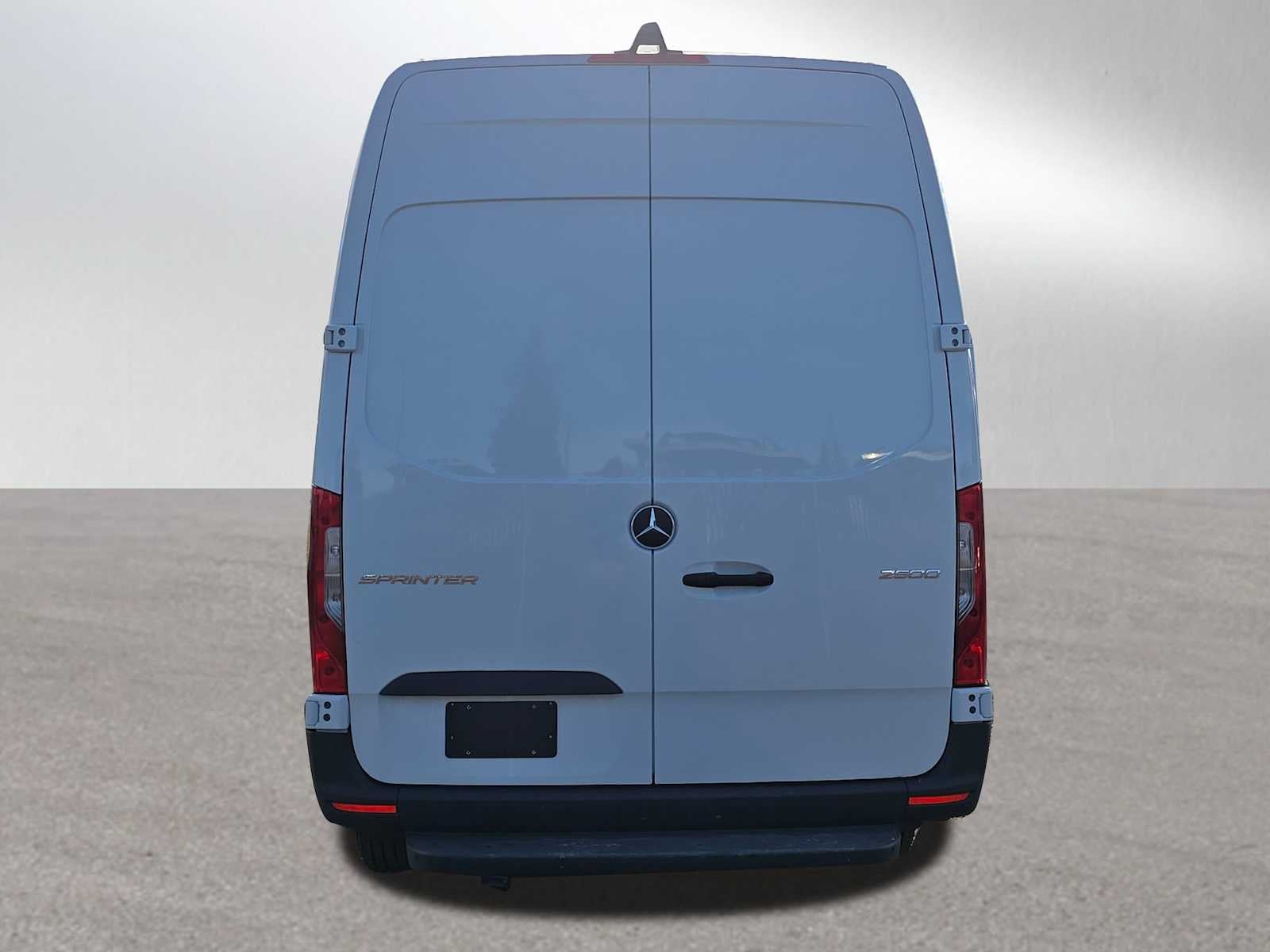 2025 Mercedes-Benz Sprinter 2500 High Roof I4 Diesel 170" RWD
