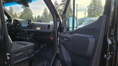 2025 Mercedes-Benz Sprinter 2500 Standard Roof I4 Diesel 144" RWD