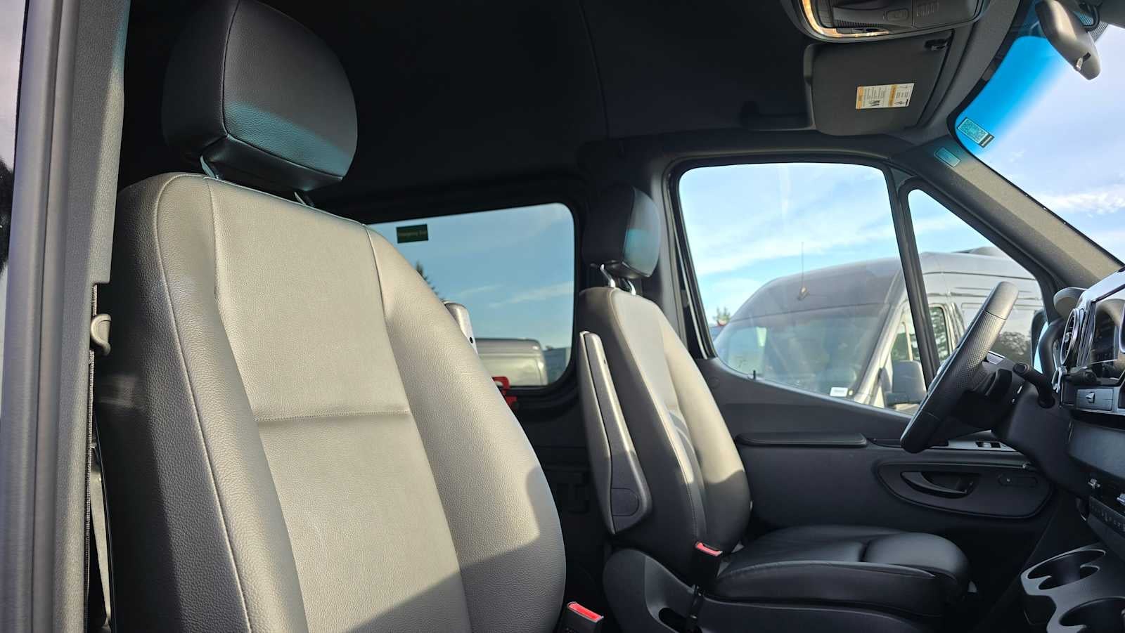 2025 Mercedes-Benz Sprinter 2500 Standard Roof I4 Diesel 144" RWD