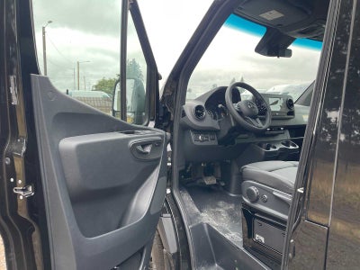 2024 Mercedes-Benz Sprinter 2500 Standard Roof I4 Diesel HO 144" RWD
