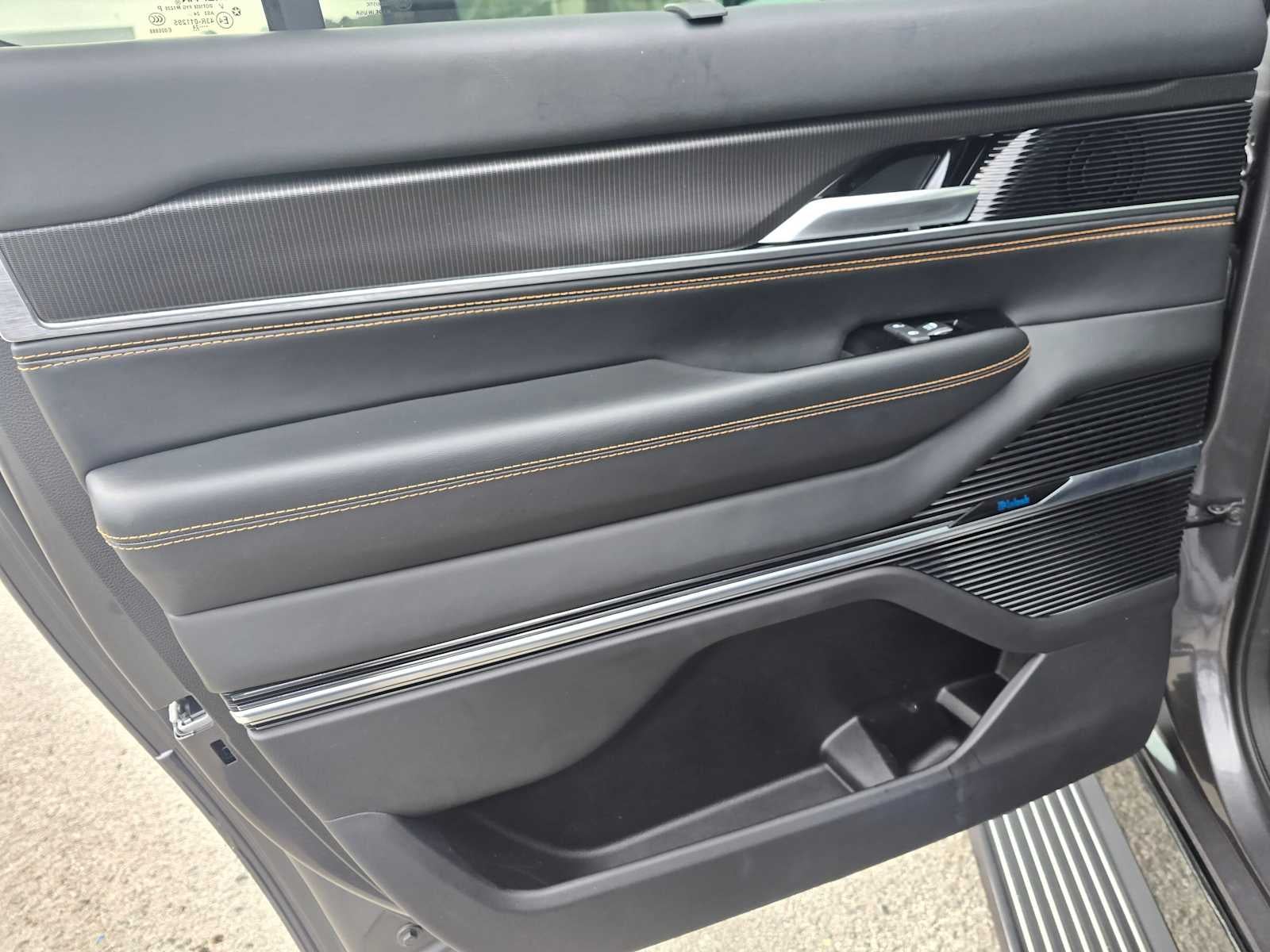 2024 Jeep Grand Wagoneer L Series III Obsidian