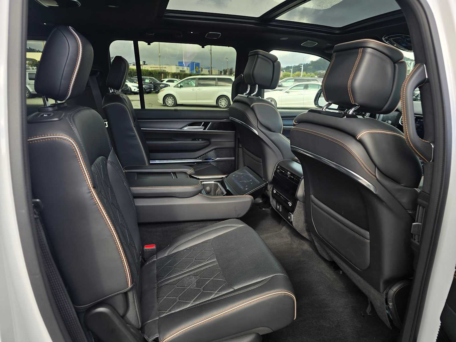 2024 Jeep Grand Wagoneer L Series III Obsidian