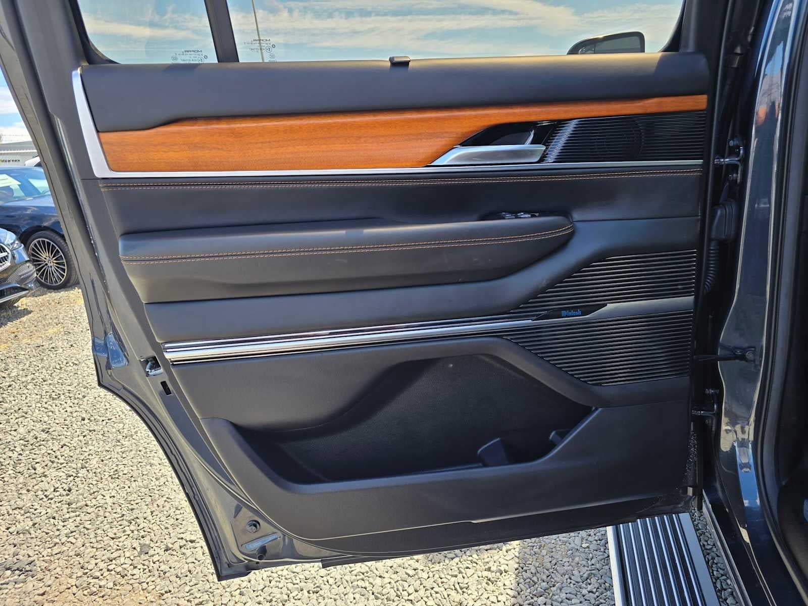 2022 Jeep Grand Wagoneer Series III