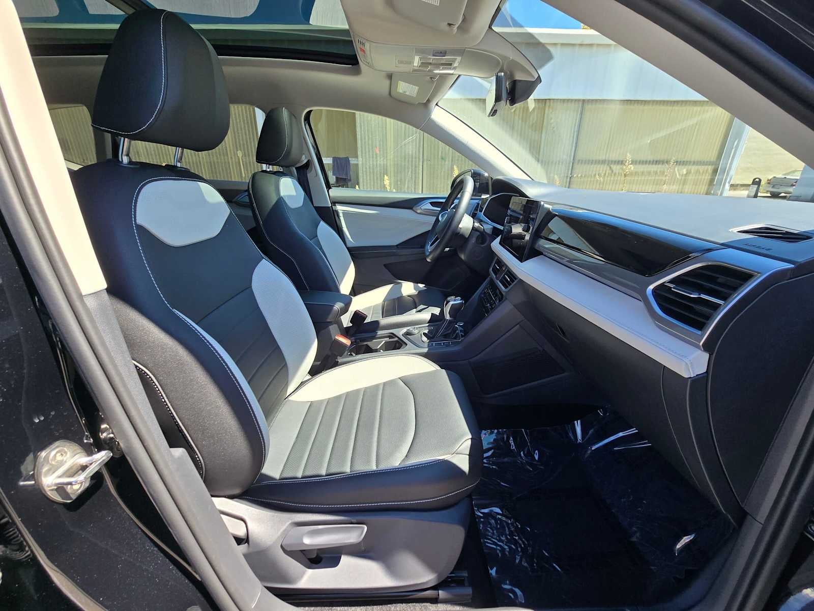 2025 Volkswagen Taos SEL