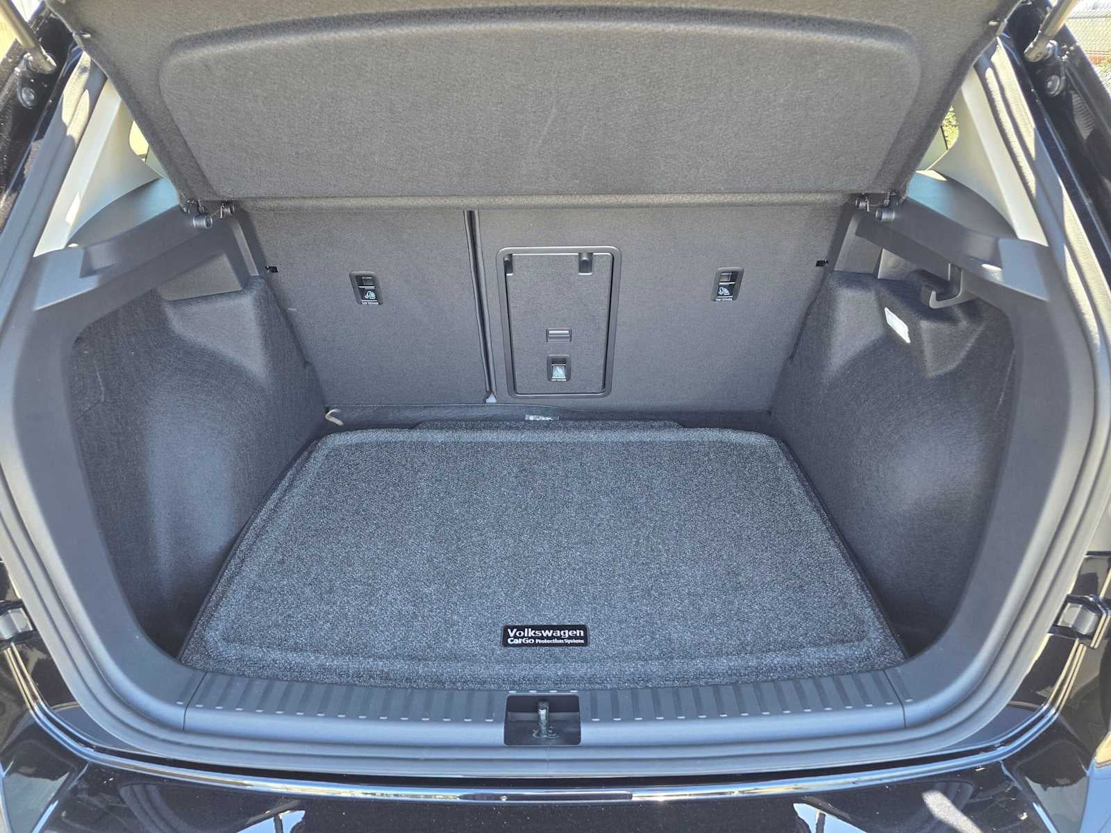 2025 Volkswagen Taos SEL