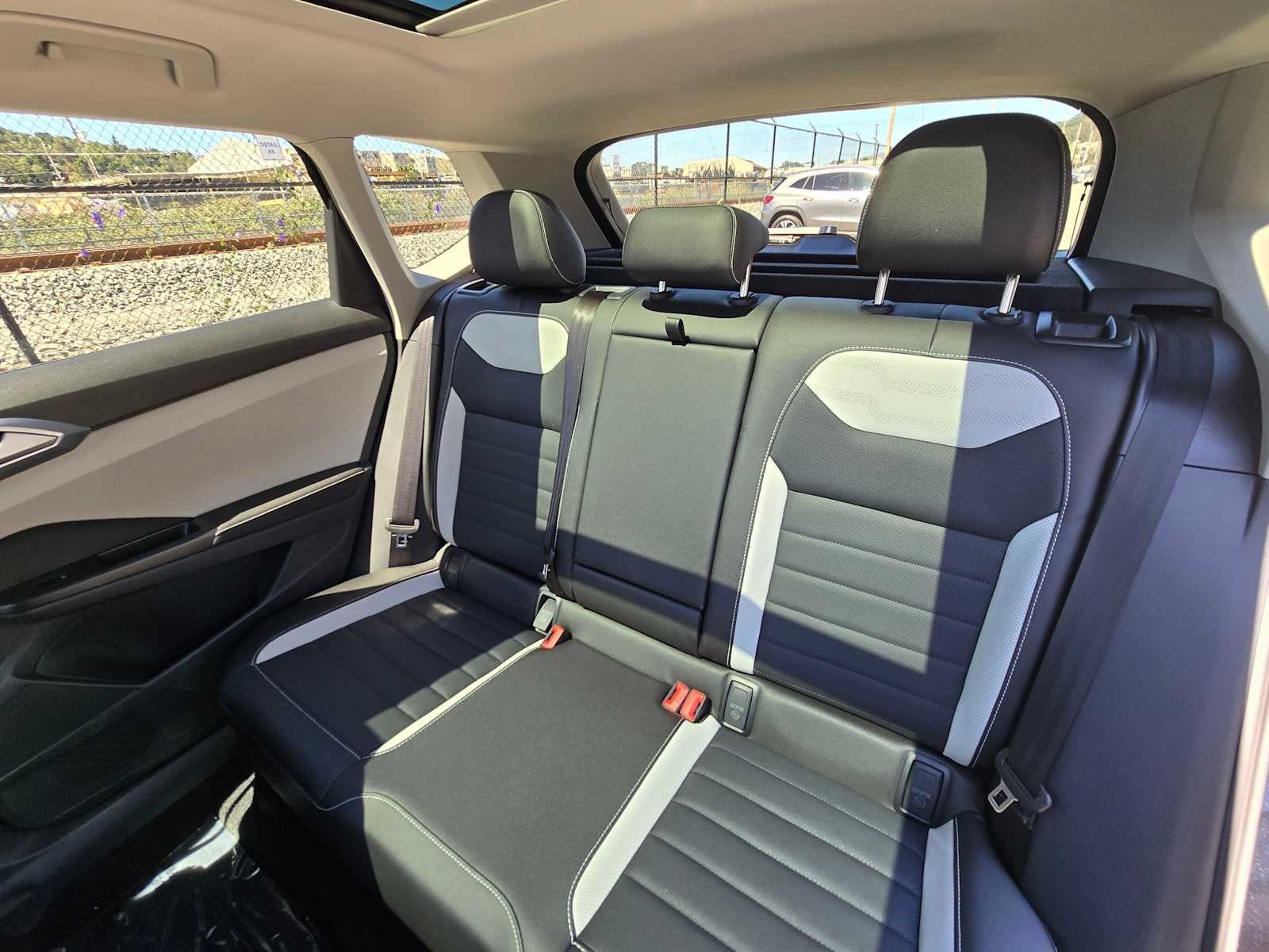 2025 Volkswagen Taos SEL