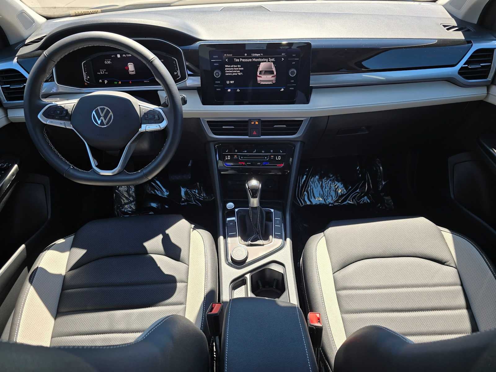 2025 Volkswagen Taos SEL