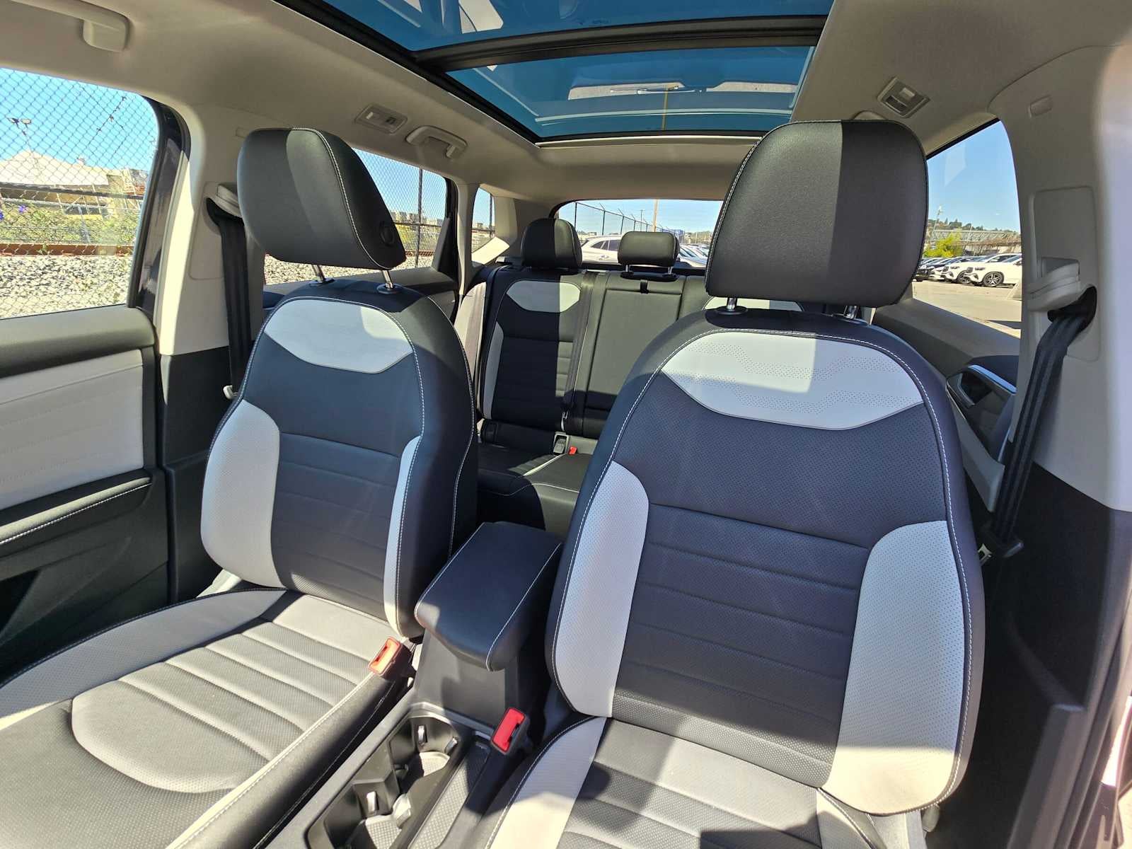 2025 Volkswagen Taos SEL