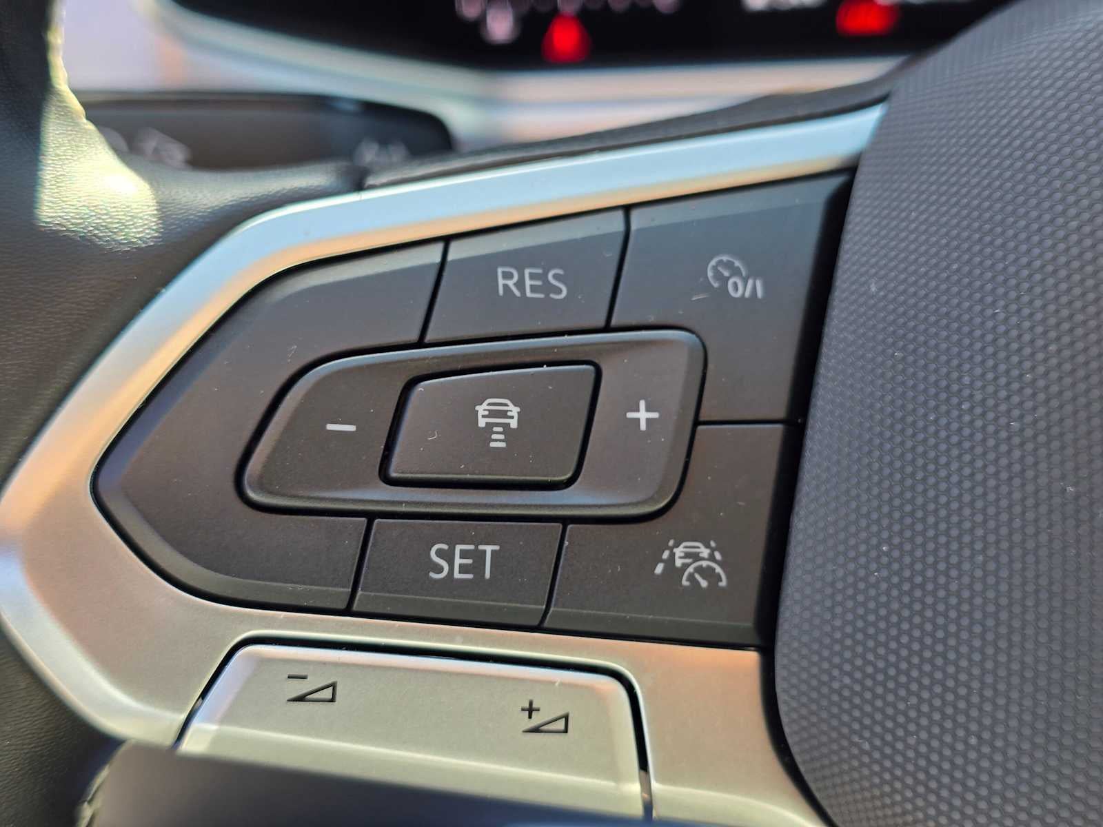 2026 Volkswagen Taos SE