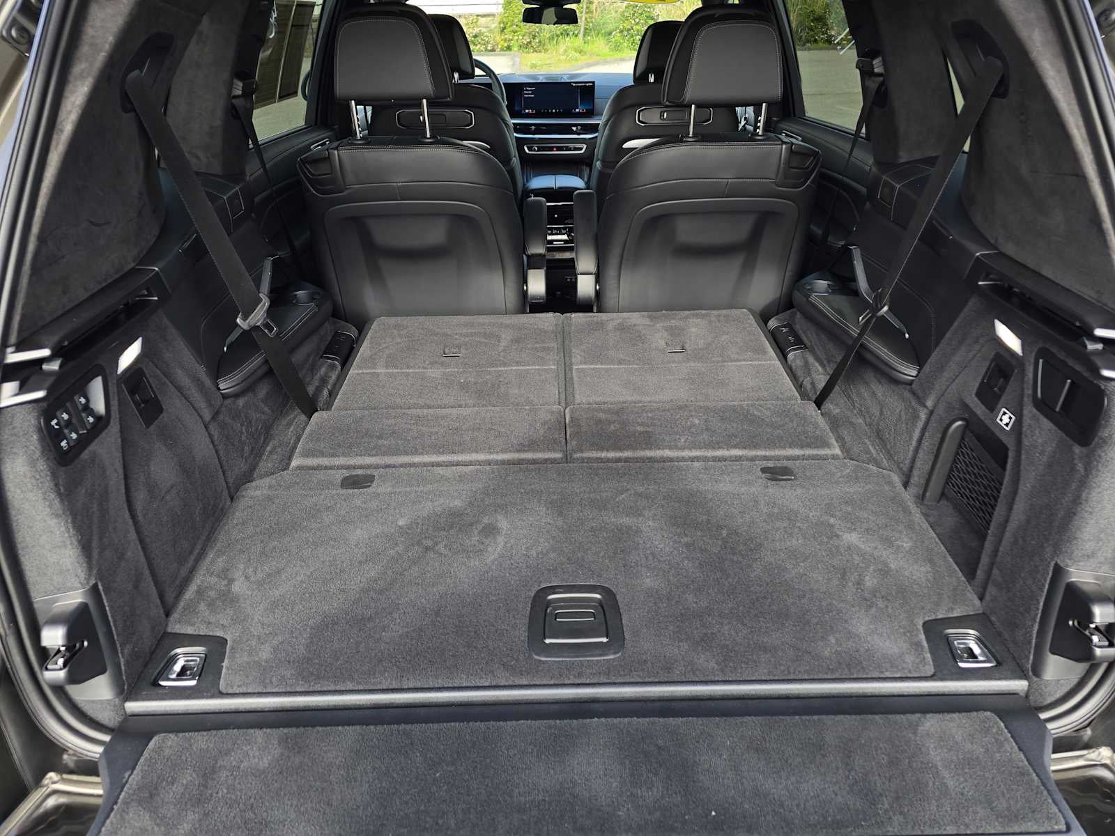 2025 BMW X7 M60i M60i