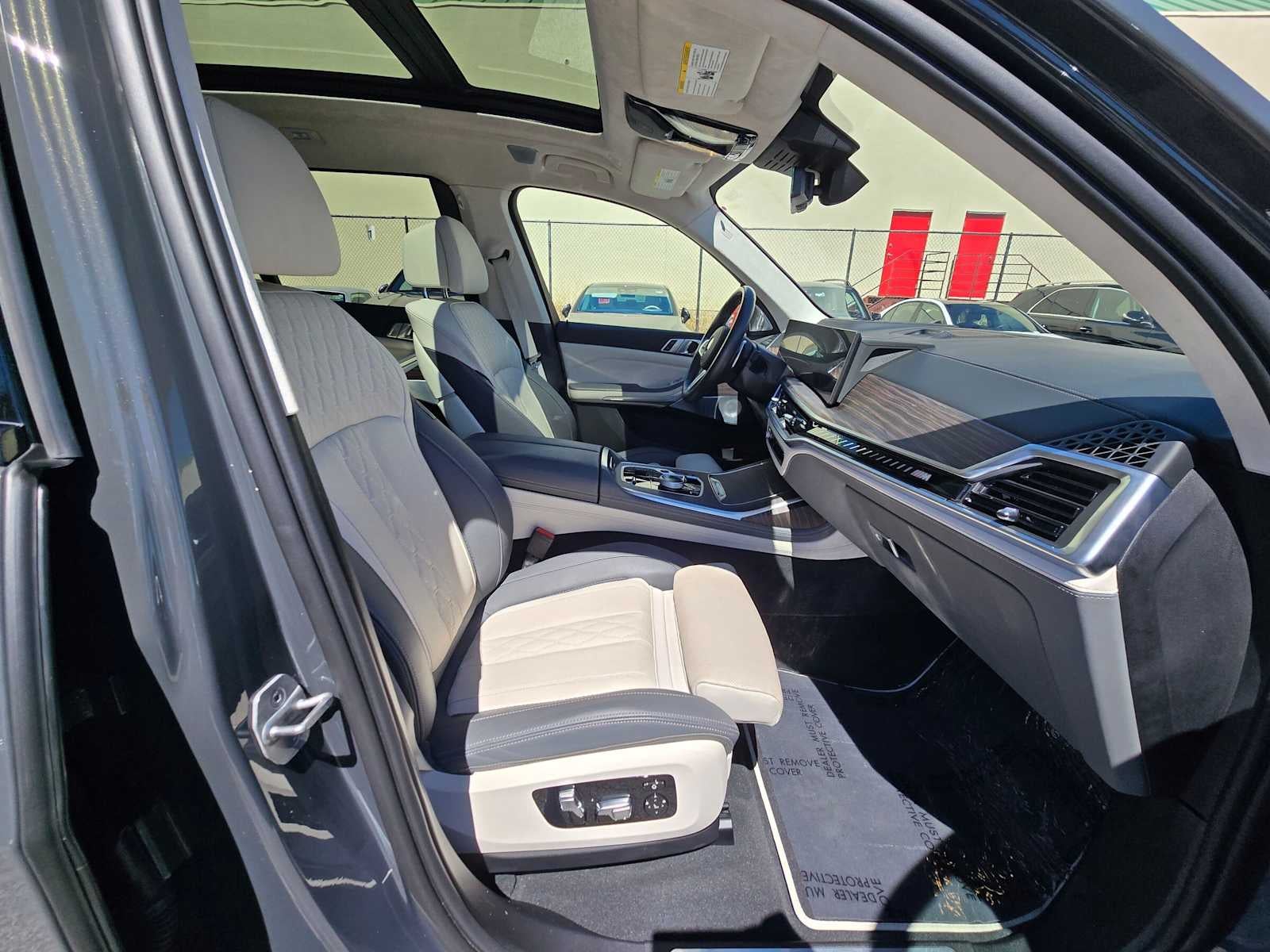 2024 BMW X7 M60i M60i