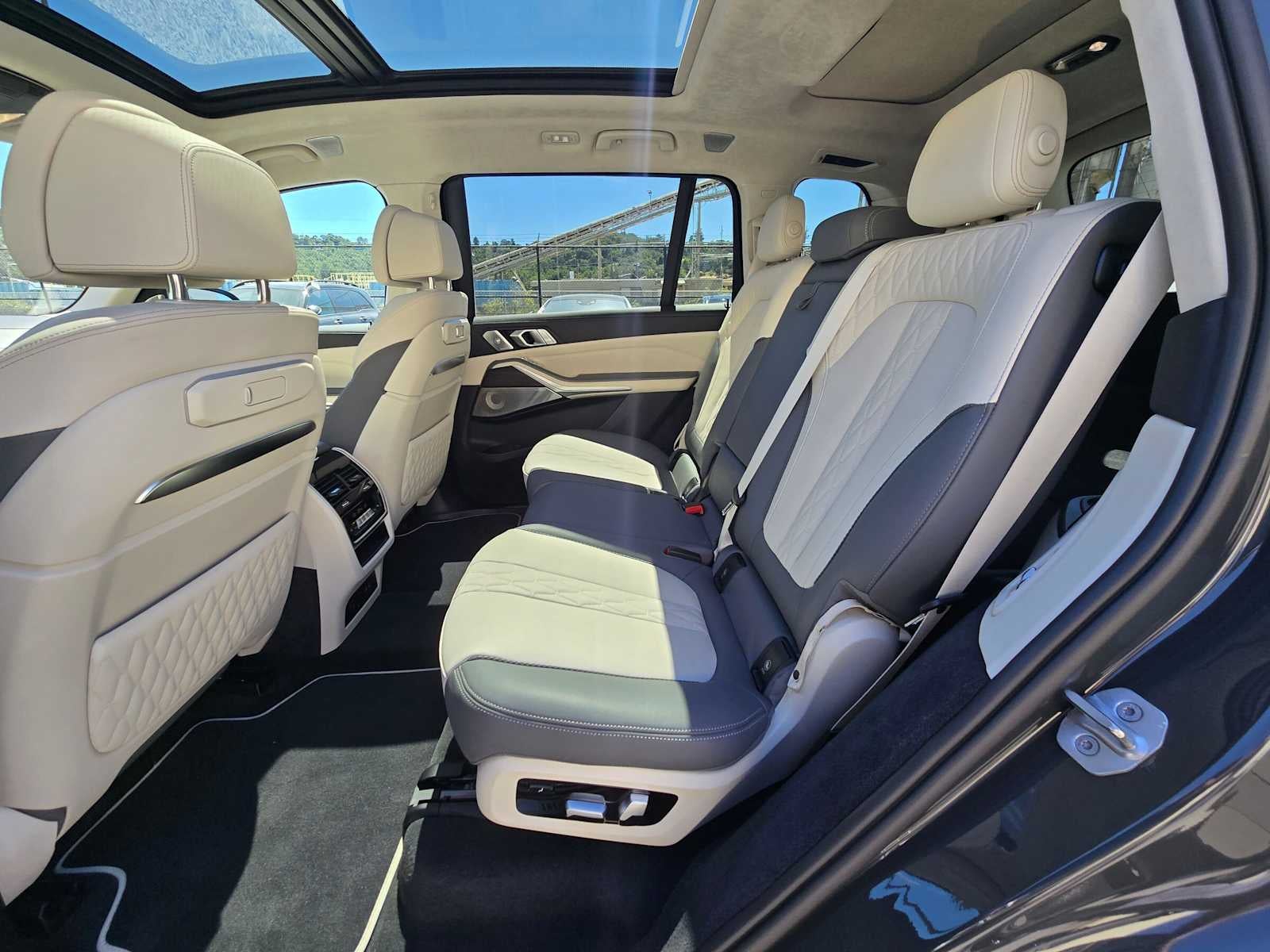 2024 BMW X7 M60i M60i