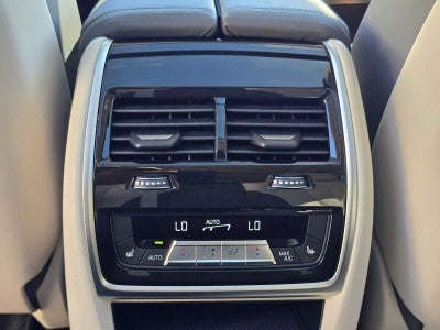 2024 BMW X7 M60i M60i