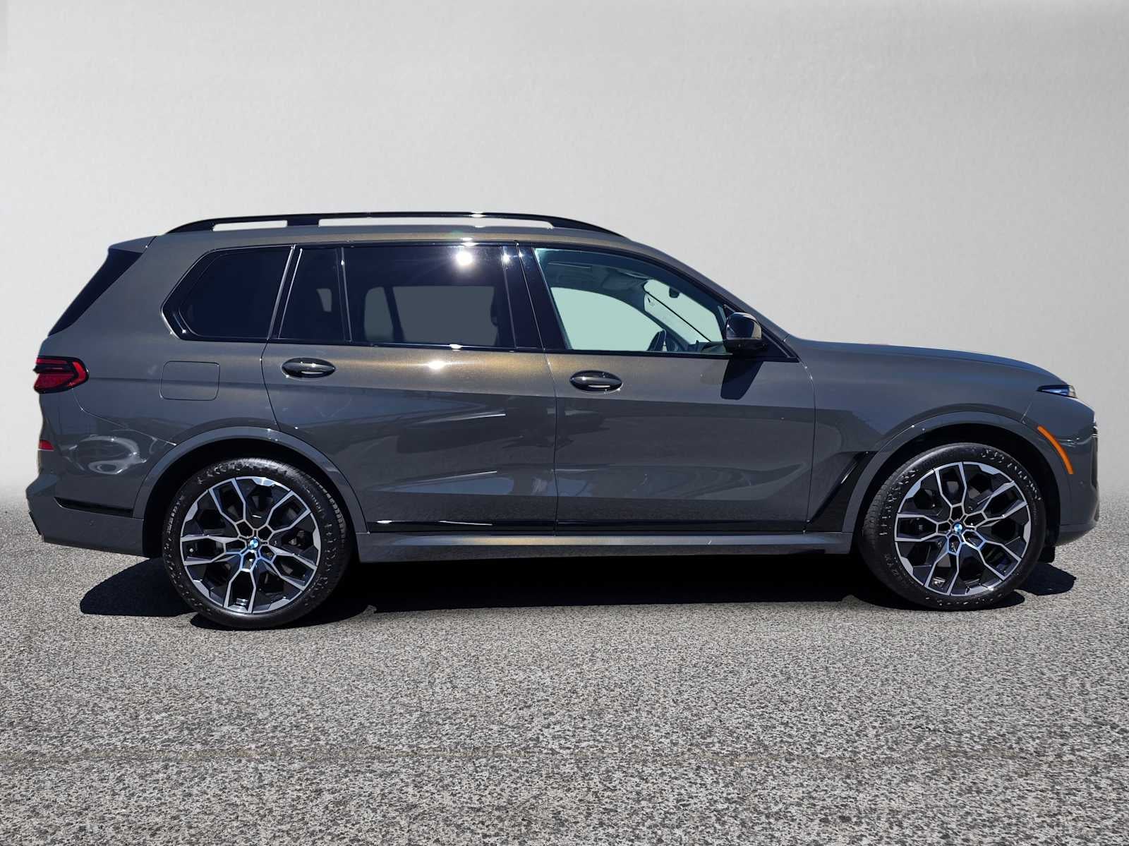 2024 BMW X7 M60i M60i