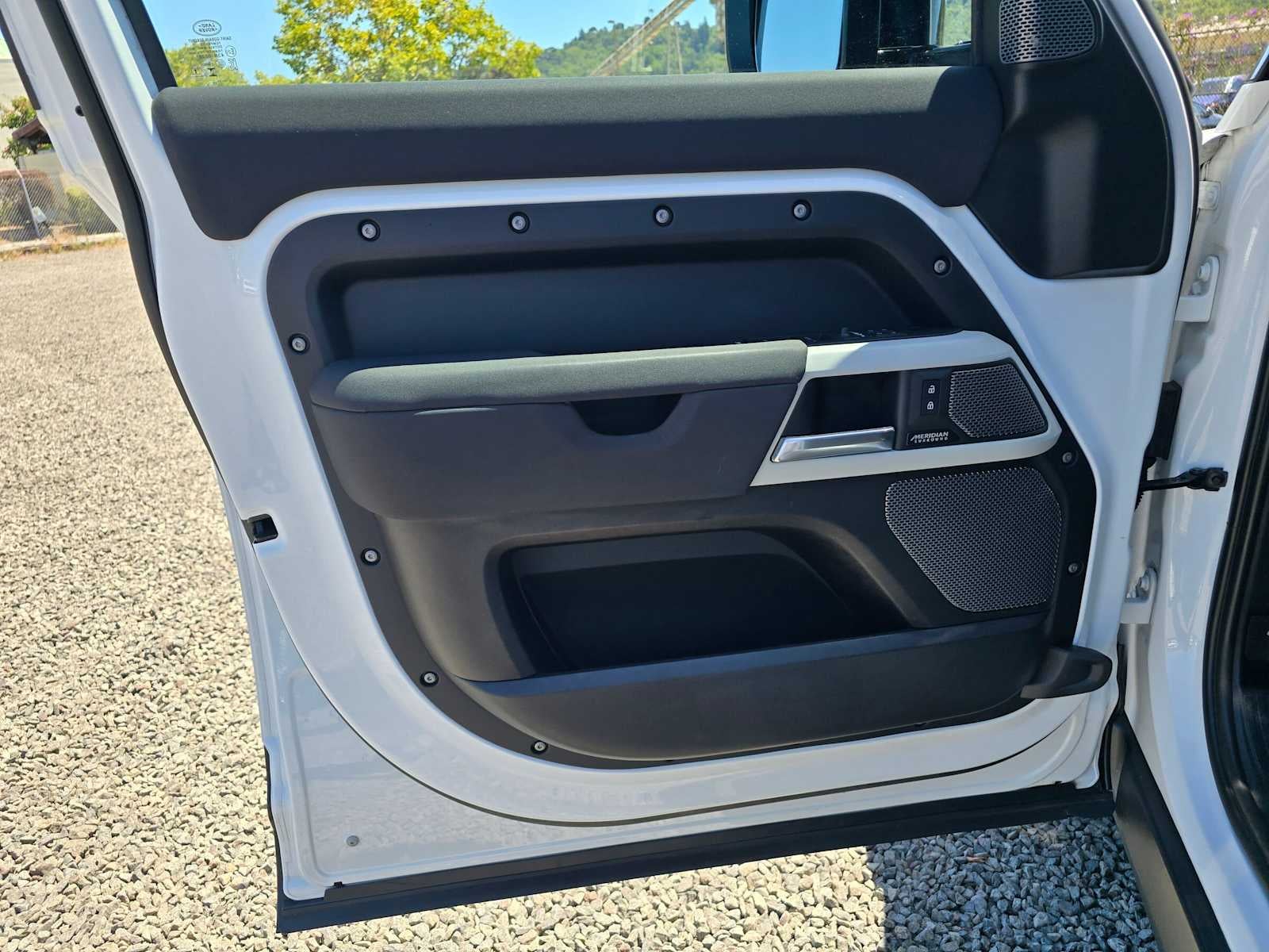 2023 Land Rover Defender X-Dynamic SE