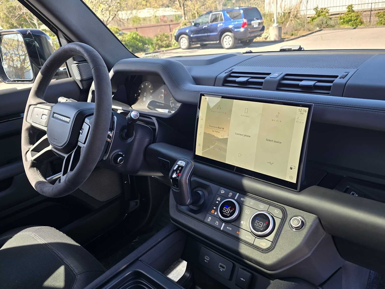 2024 Land Rover Defender V8