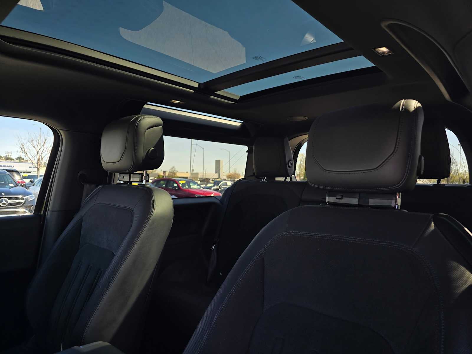 2024 Land Rover Defender V8