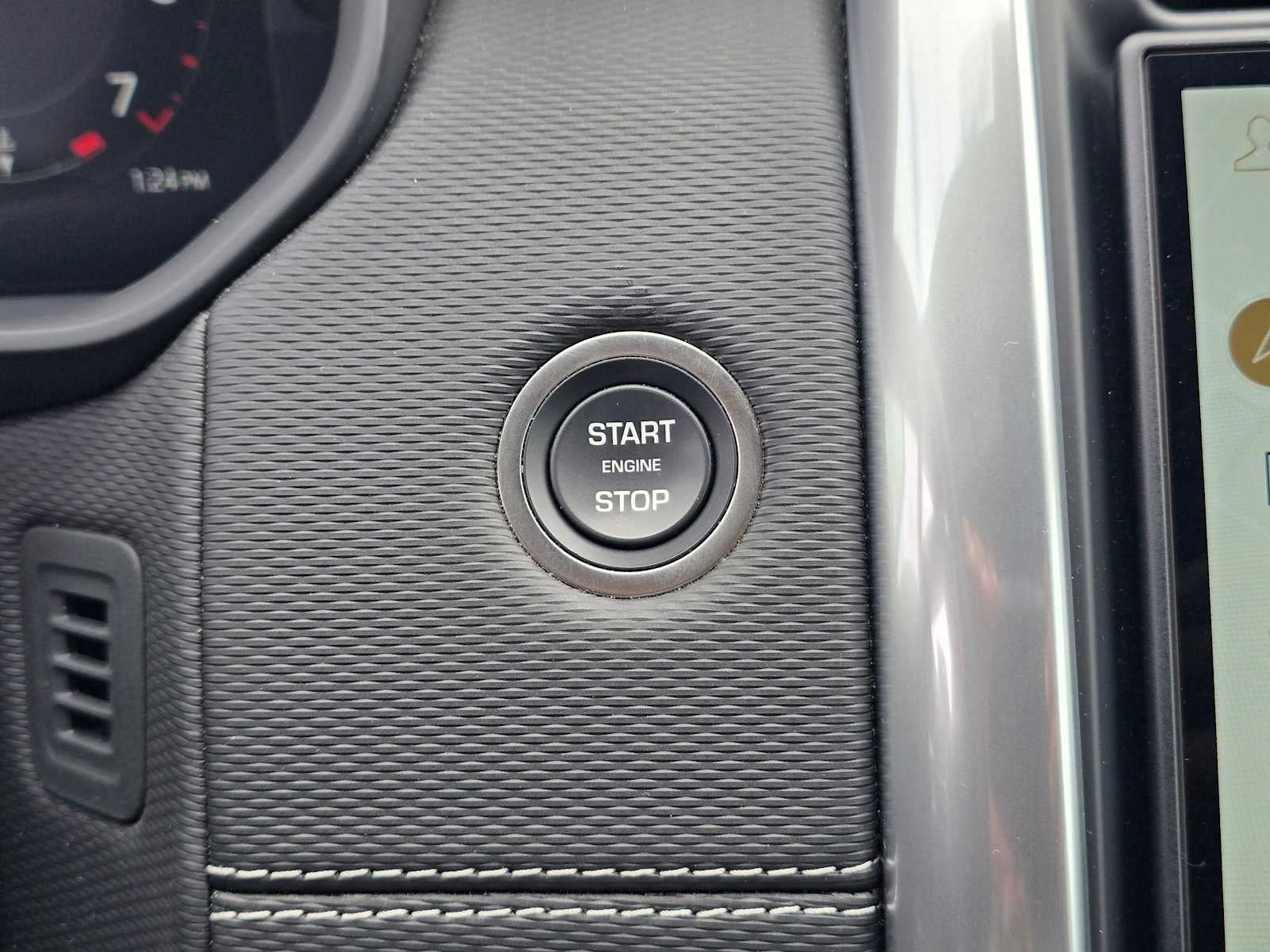 2025 Land Rover Discovery Dynamic SE