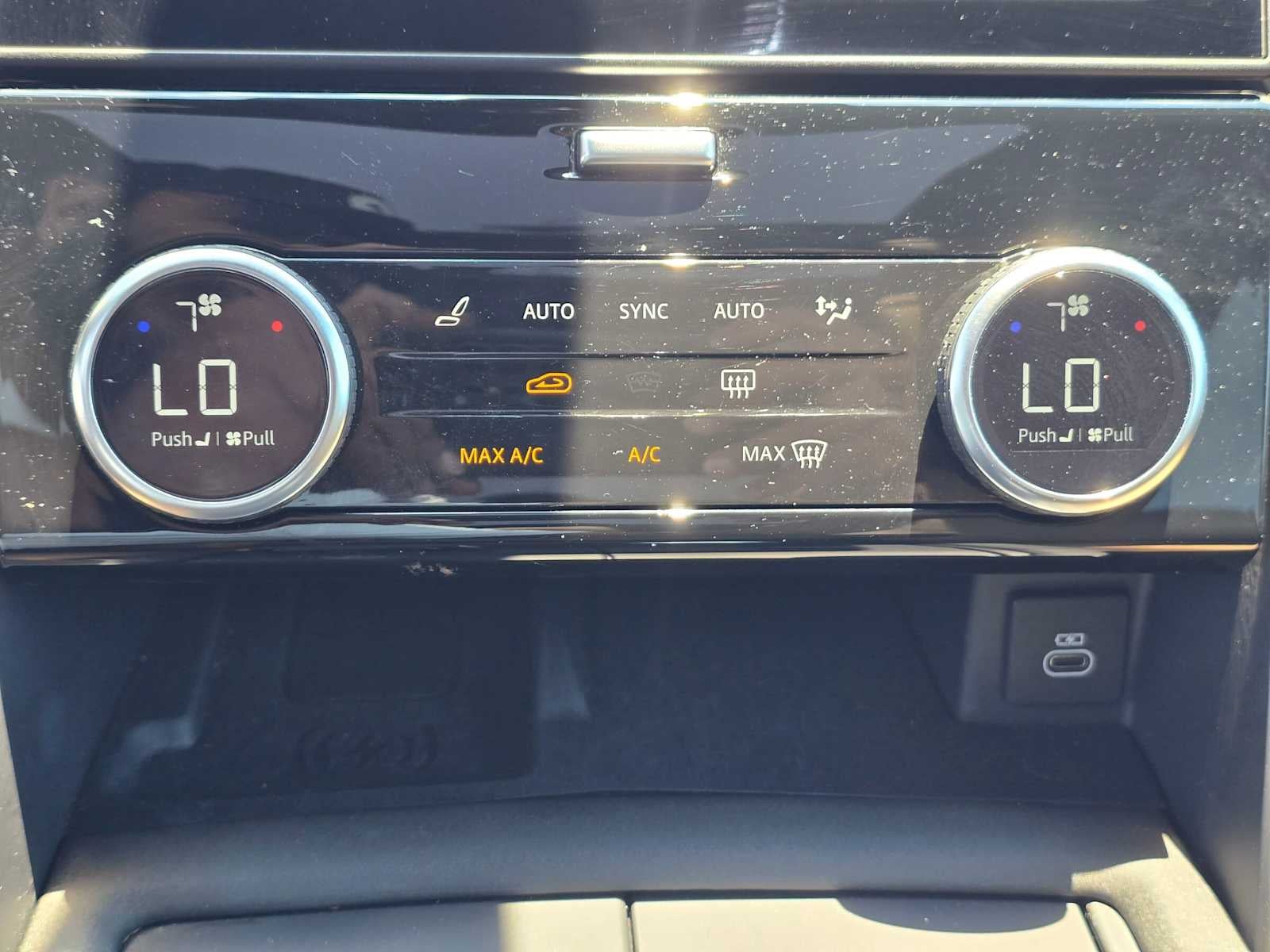 2025 Land Rover Discovery Dynamic SE