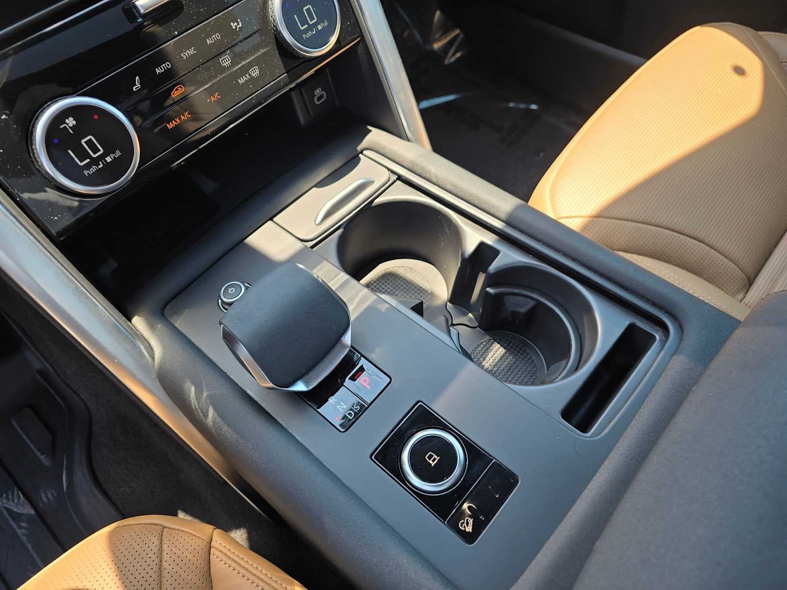 2025 Land Rover Discovery Dynamic SE