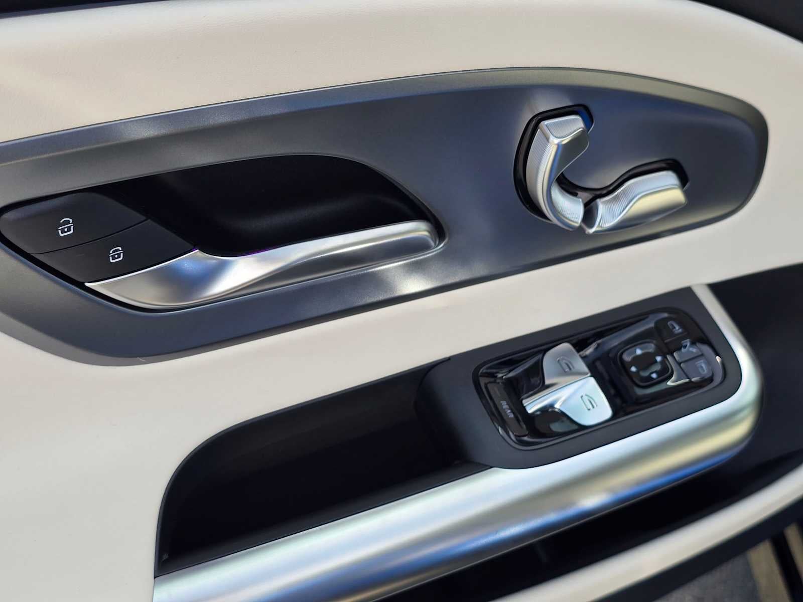 2027 Mercedes-Benz CLA 220 Hybrid FWD