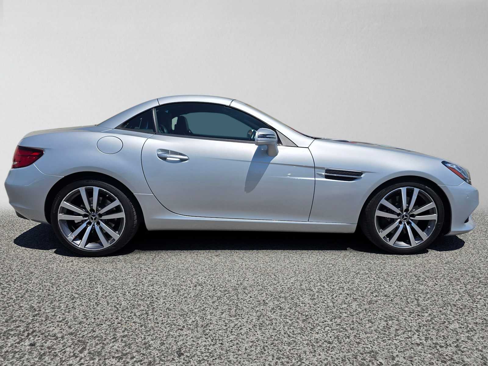 2020 Mercedes-Benz SLC 300 Roadster