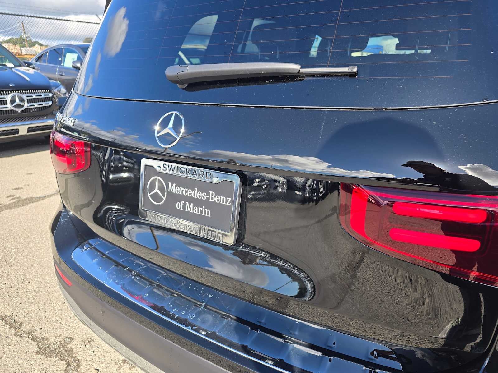 2026 Mercedes-Benz GLB 250 SUV